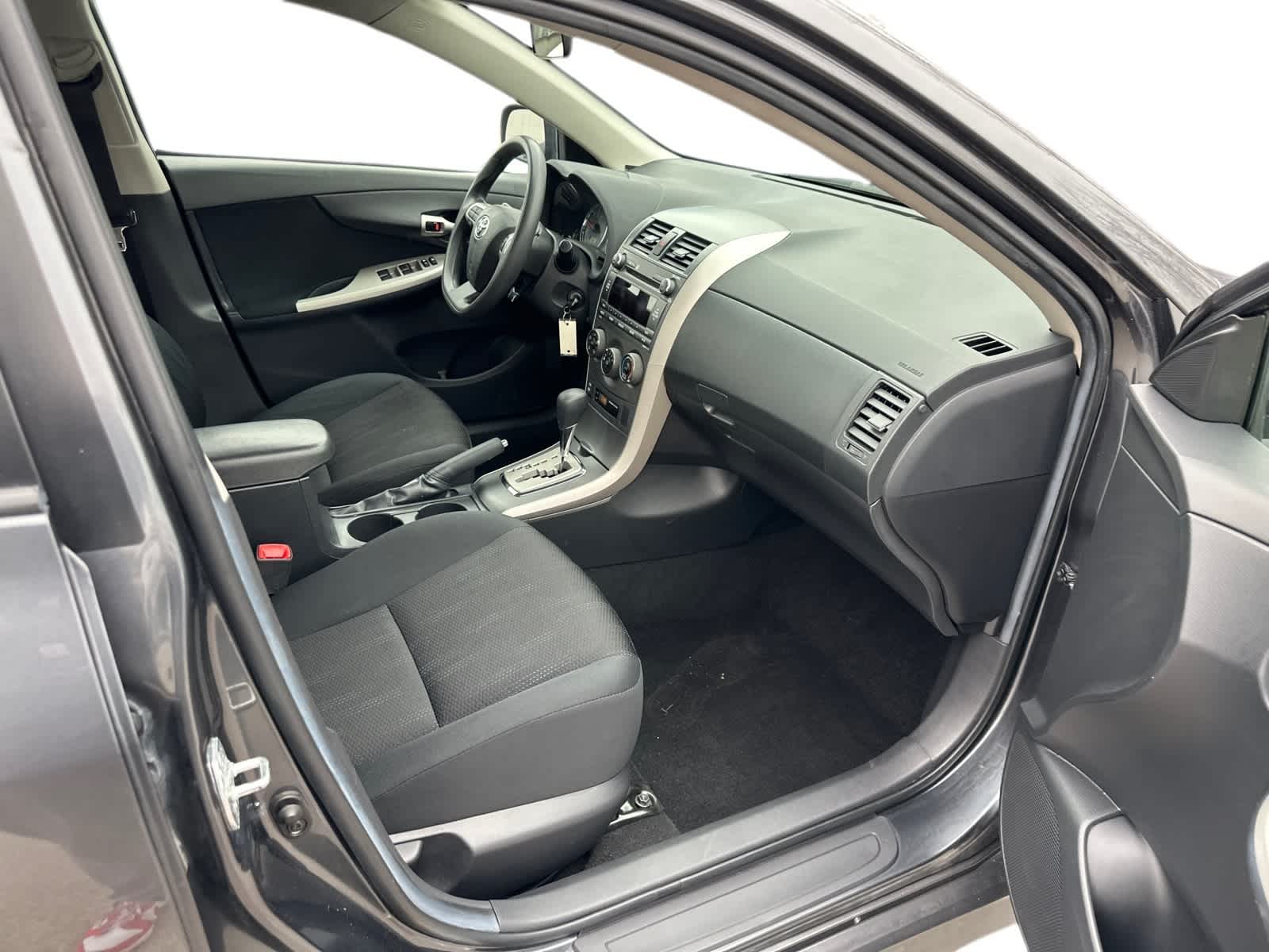 Thumbnail: 2011 Toyota Corolla - 6