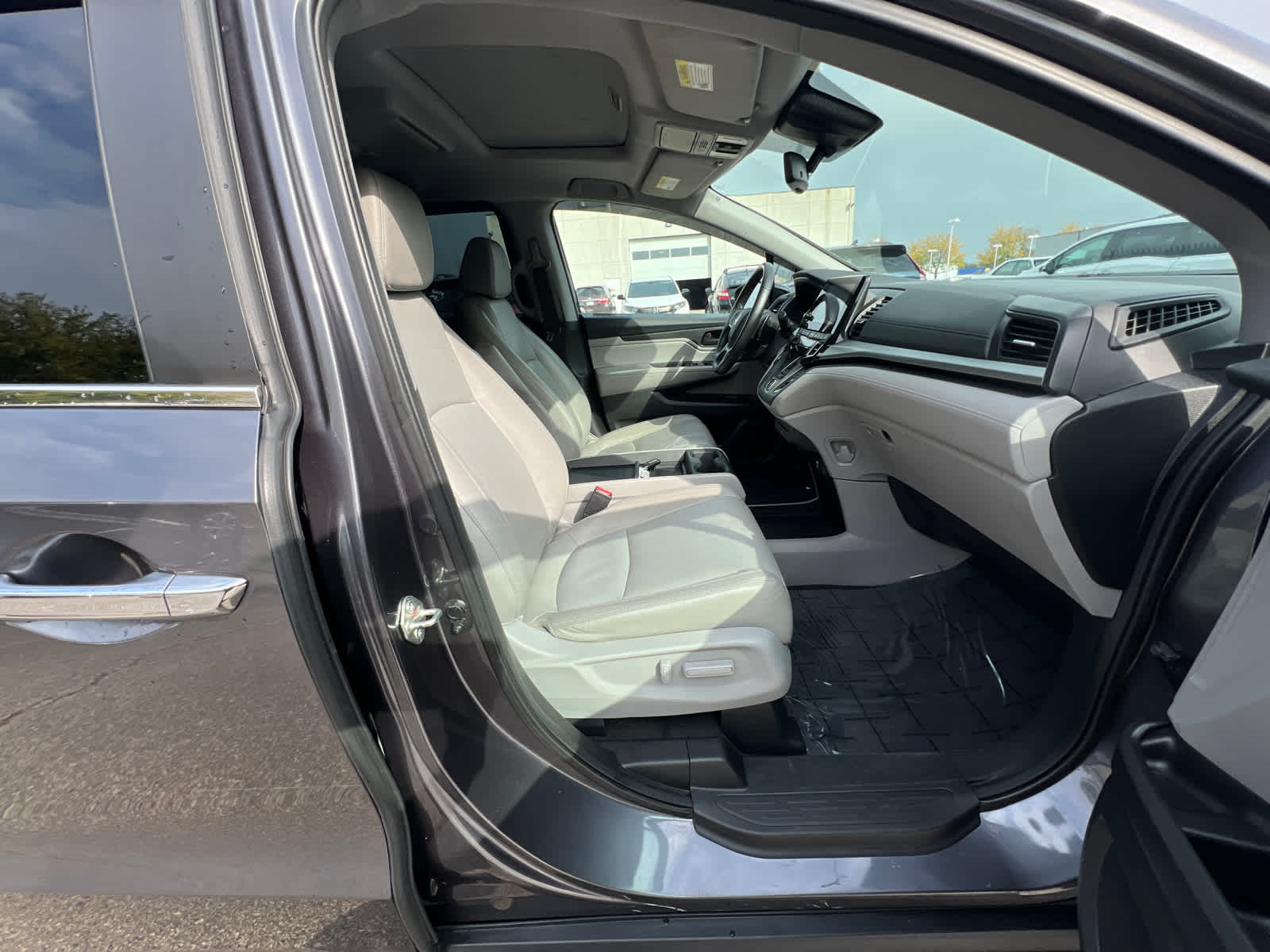 Thumbnail: 2018 Honda Odyssey - 6