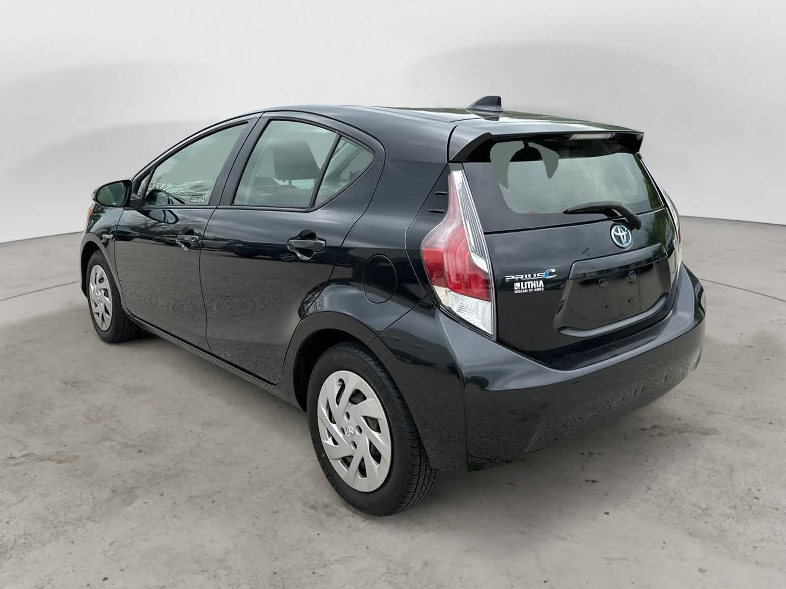 2016 Toyota Prius c Two 4