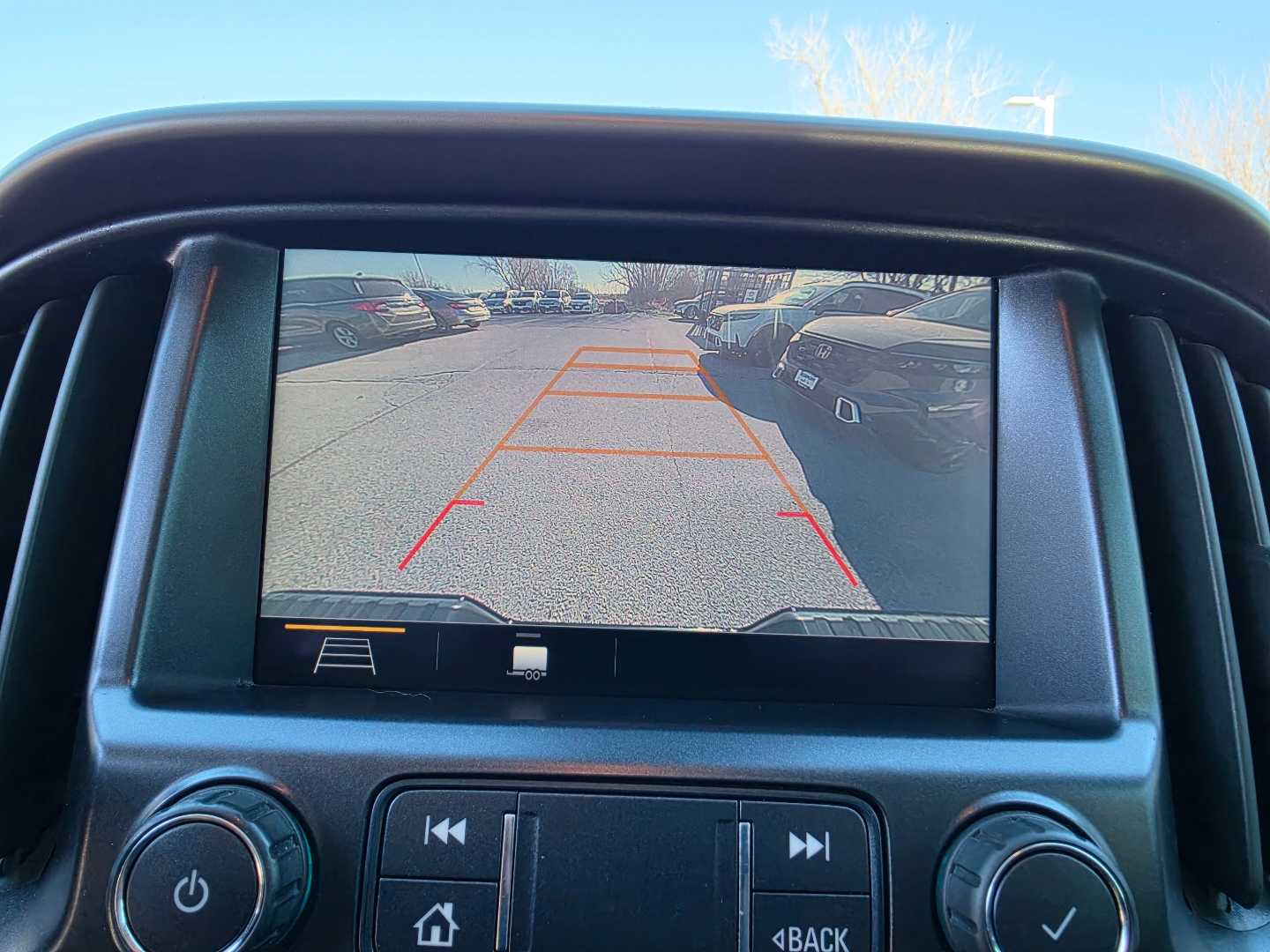 Thumbnail: 2021 Chevrolet Colorado - 22