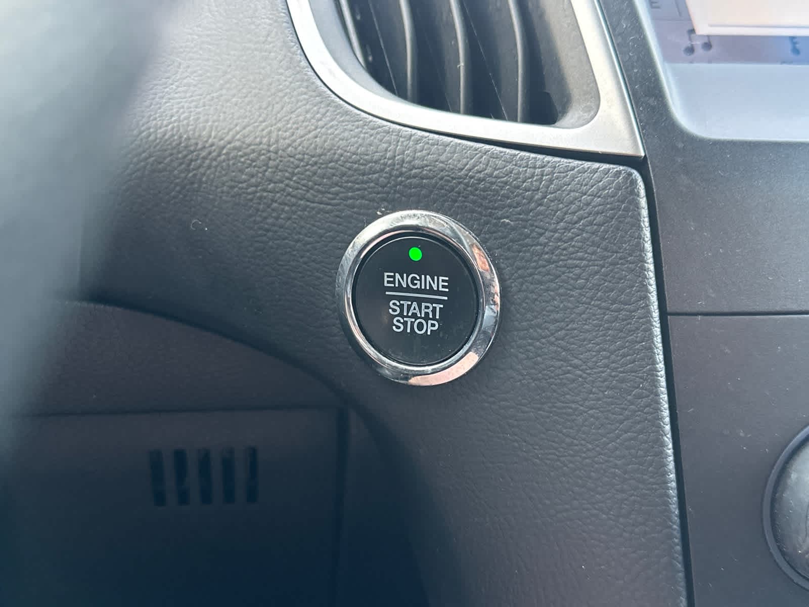 Thumbnail: 2019 Ford Edge - 26