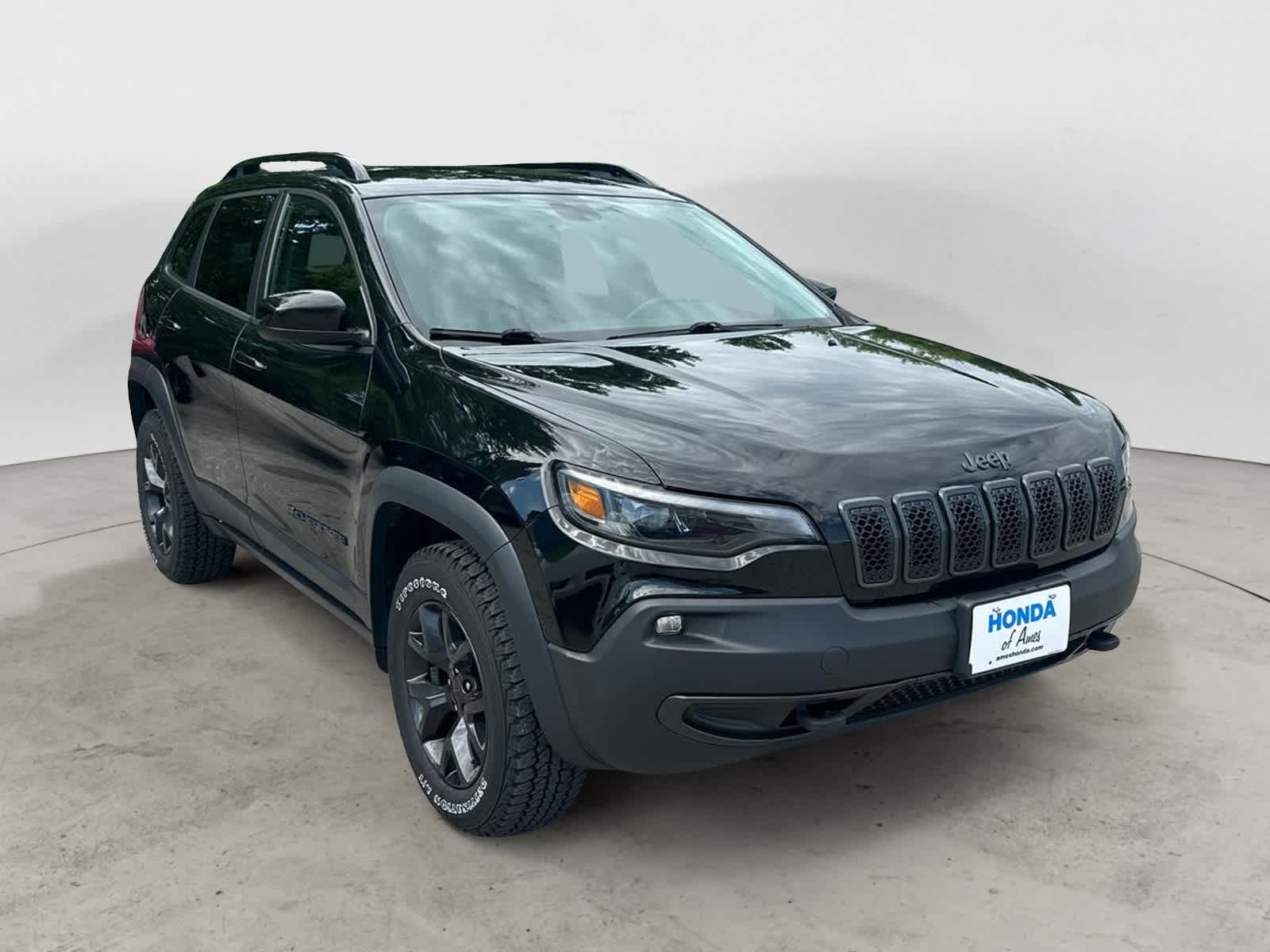Thumbnail: 2020 Jeep Cherokee - 4