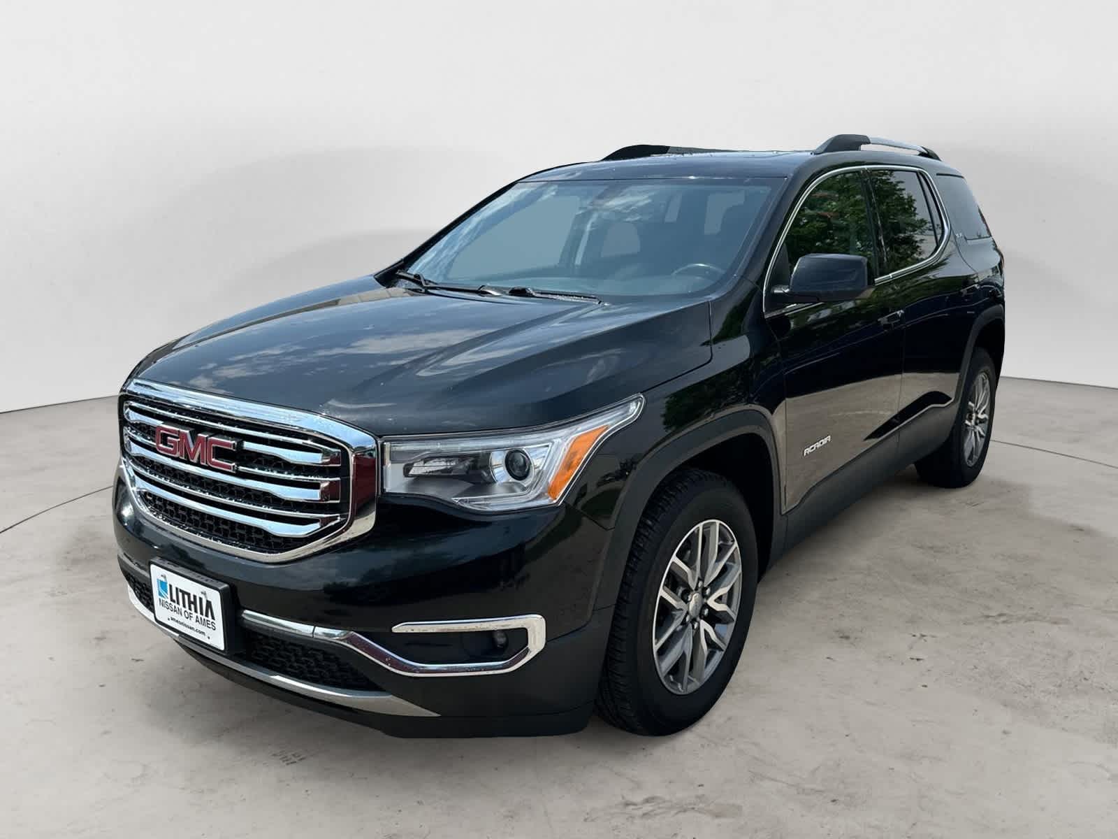 2018 GMC Acadia SLE Hero Image