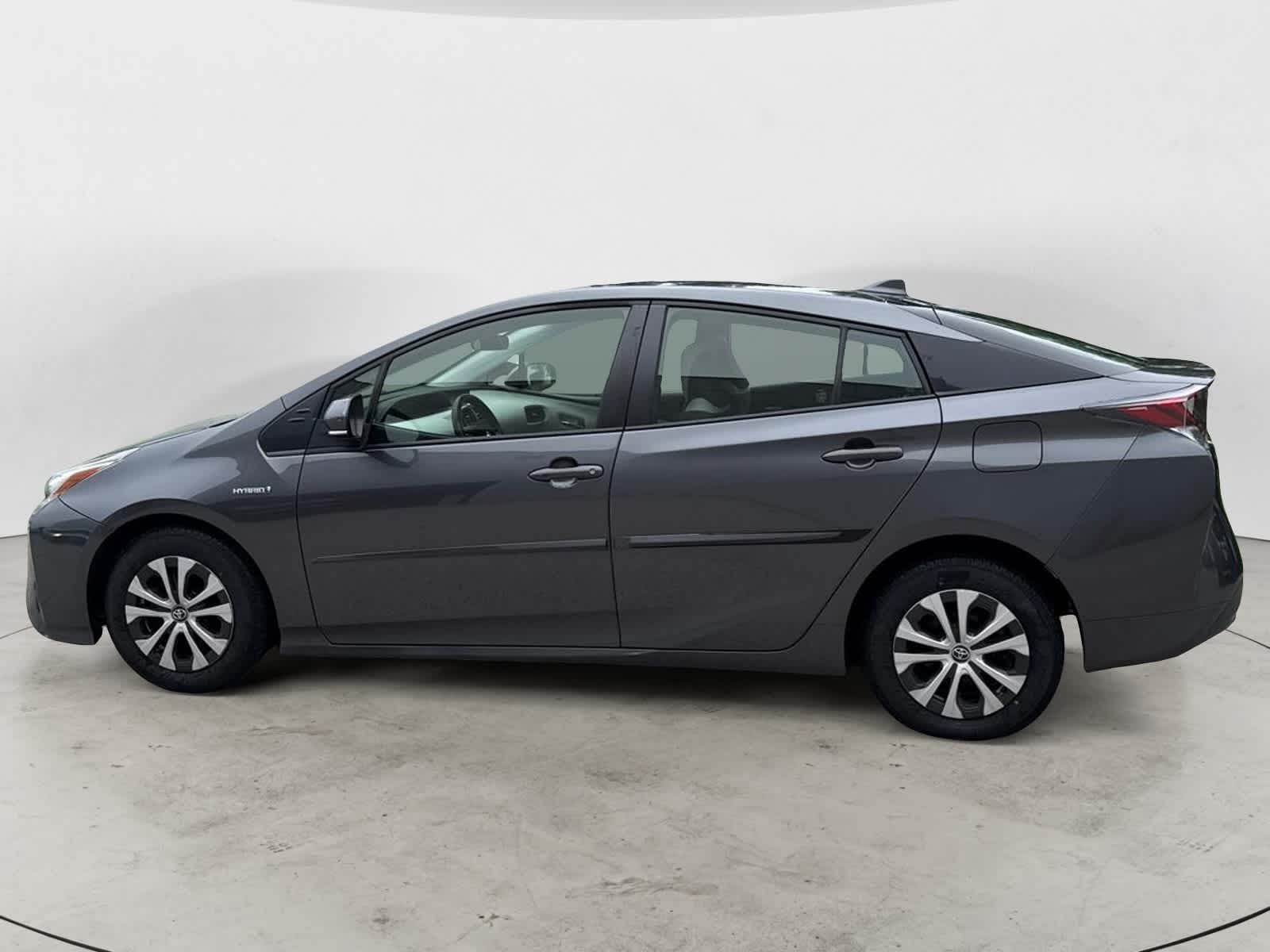 Thumbnail: 2018 Toyota Prius - 3