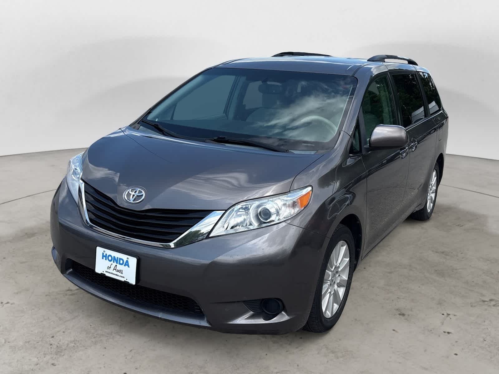 2013 Toyota Sienna LE -
                  Ames, IA