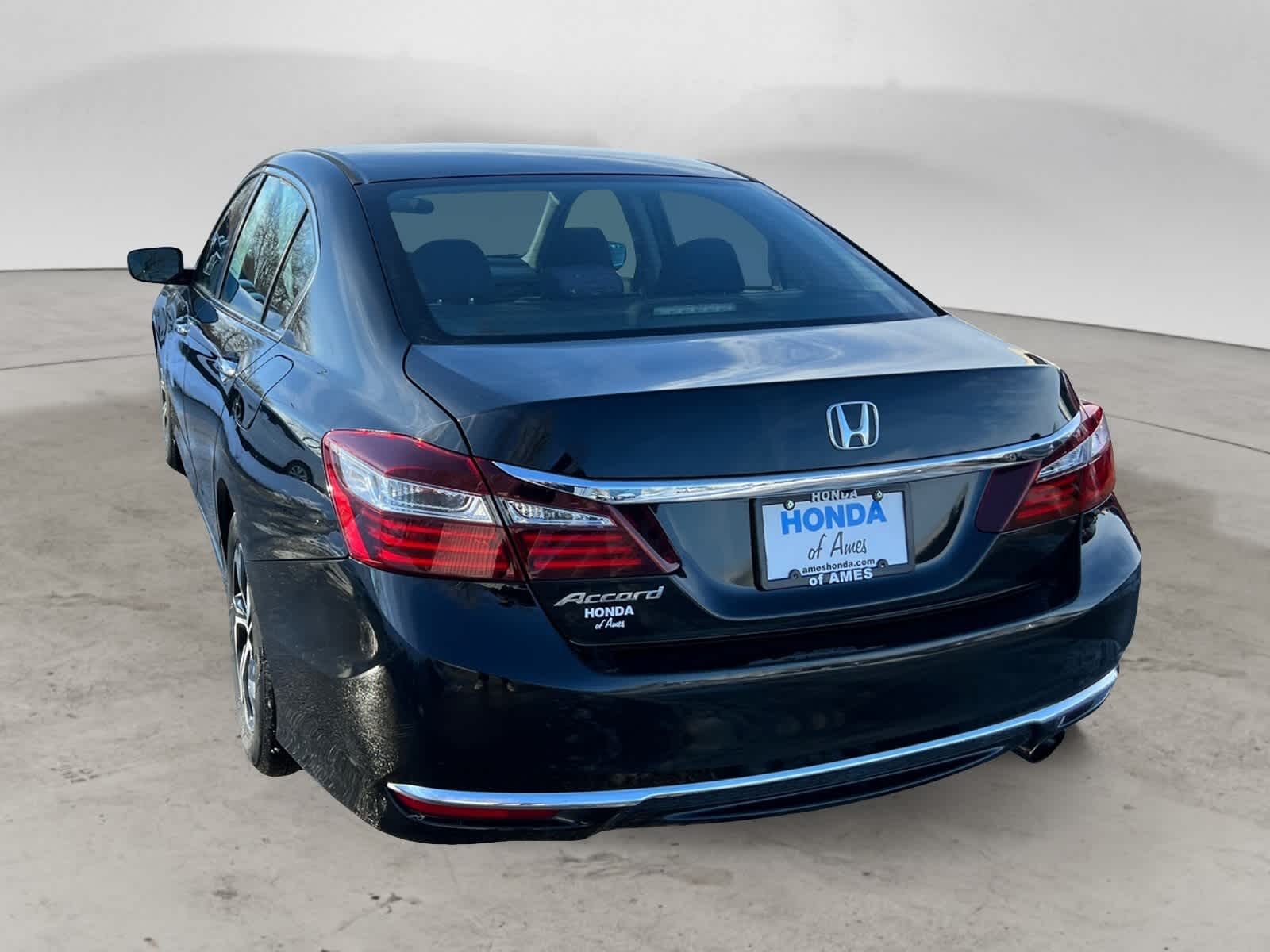Thumbnail: 2017 Honda Accord - 3
