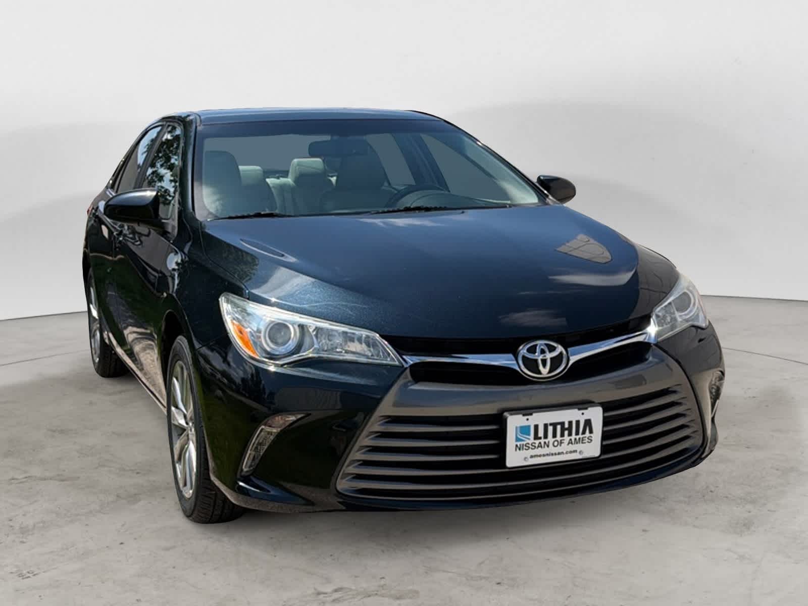 2017 Toyota Camry XLE - Photo 6