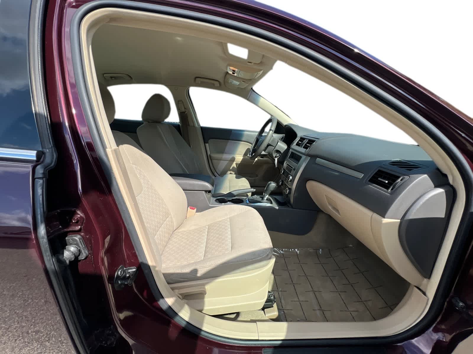 Thumbnail: 2011 Ford Fusion - 6