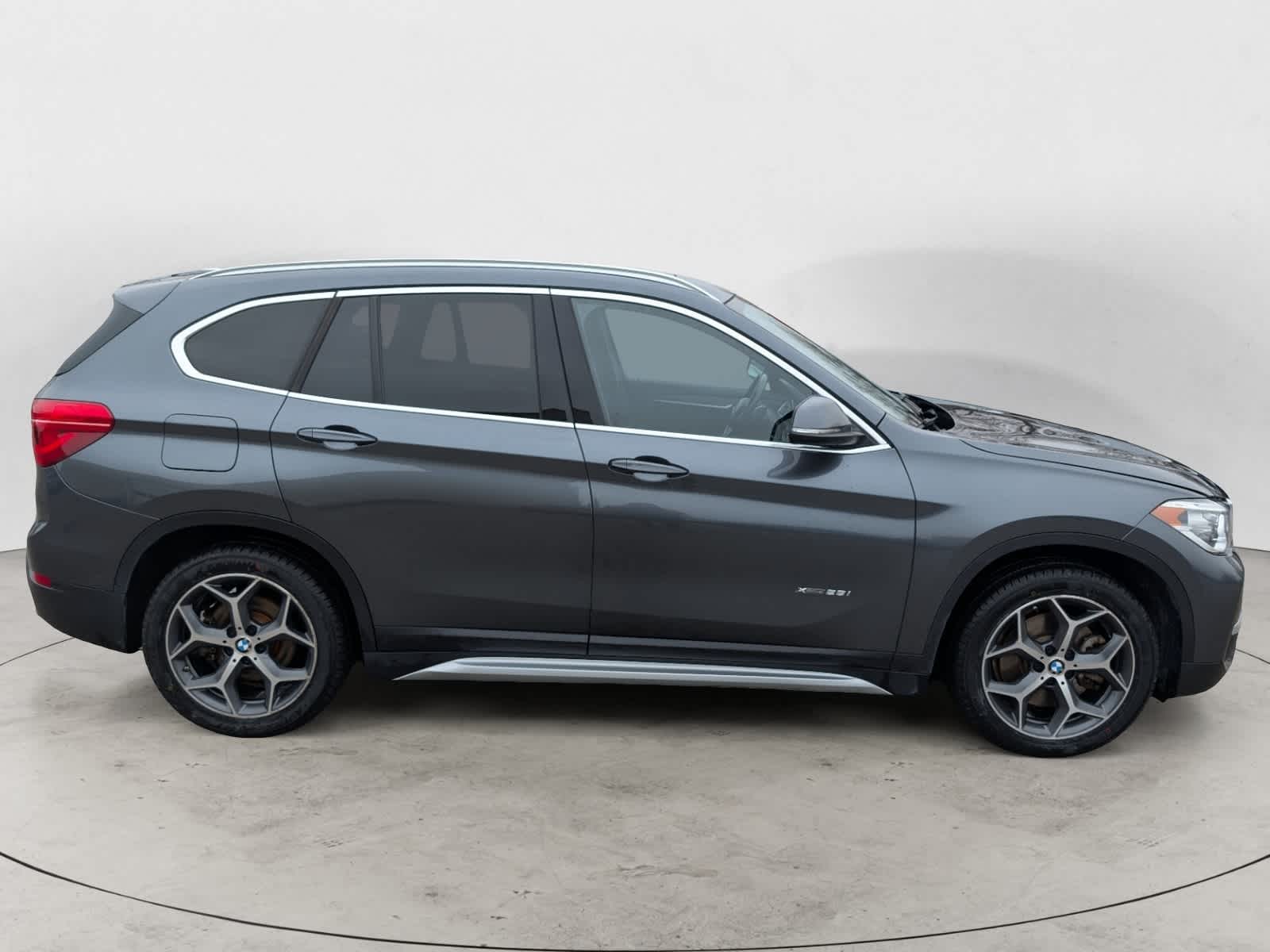 Thumbnail: 2018 BMW X1 - 4