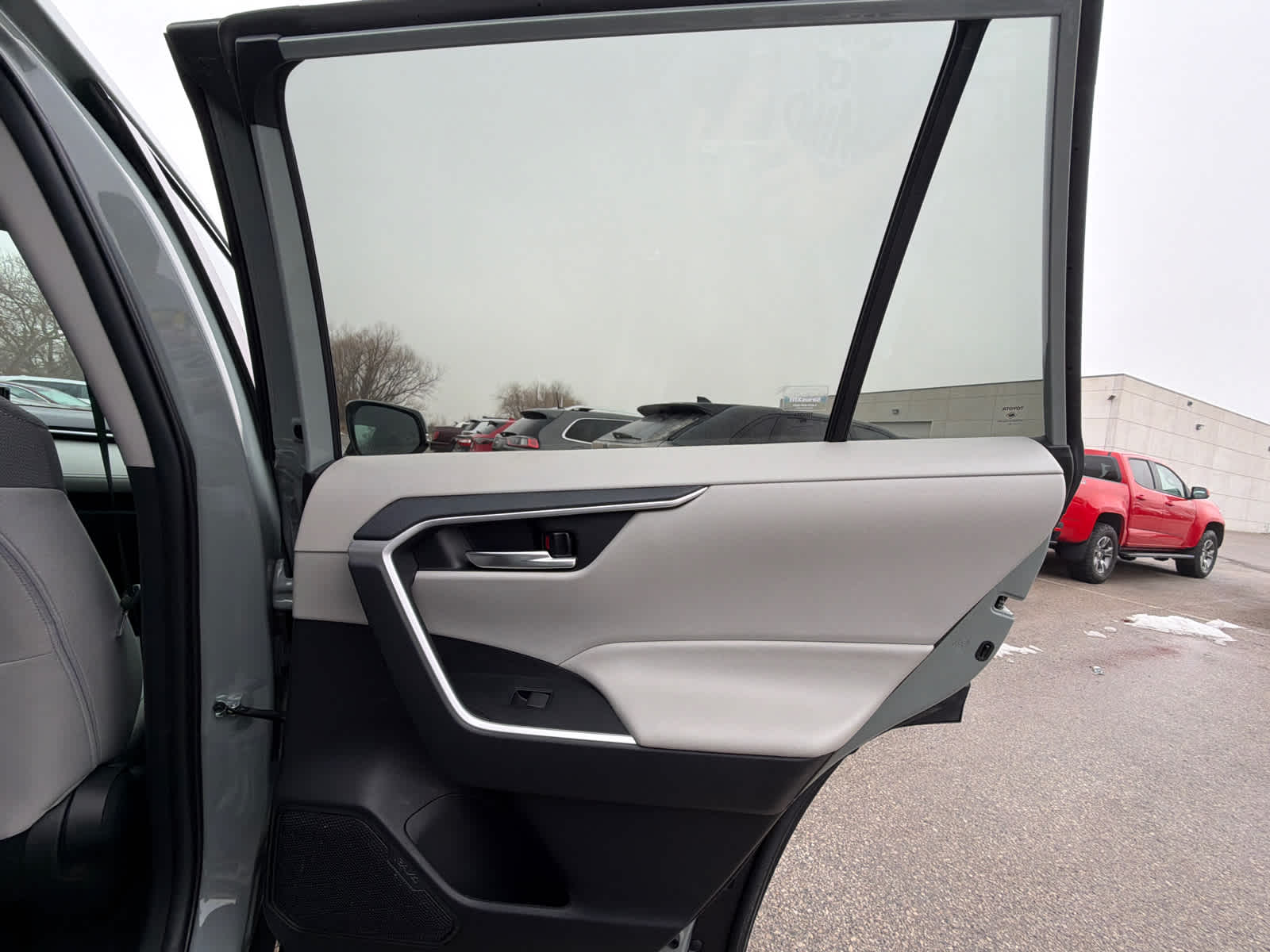 Thumbnail: 2021 Toyota RAV4 - 9