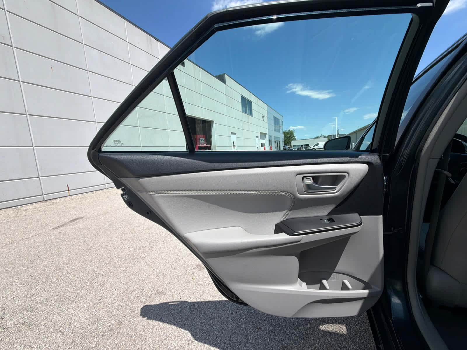 2017 Toyota Camry XLE - Photo 13