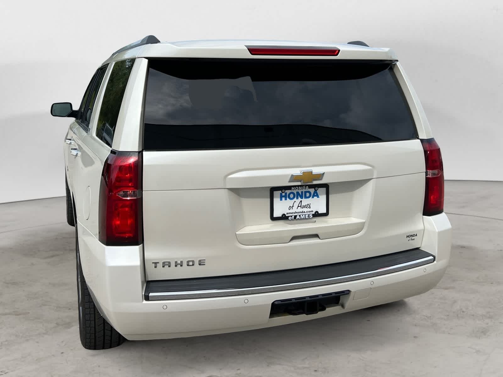 2015 Chevrolet Tahoe LTZ photo 2