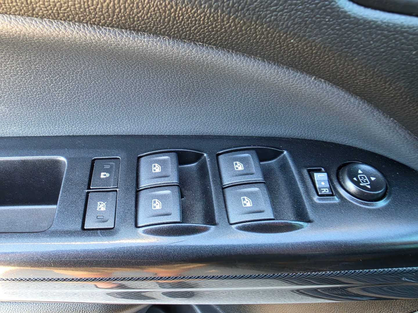 Thumbnail: 2021 Chevrolet Colorado - 18