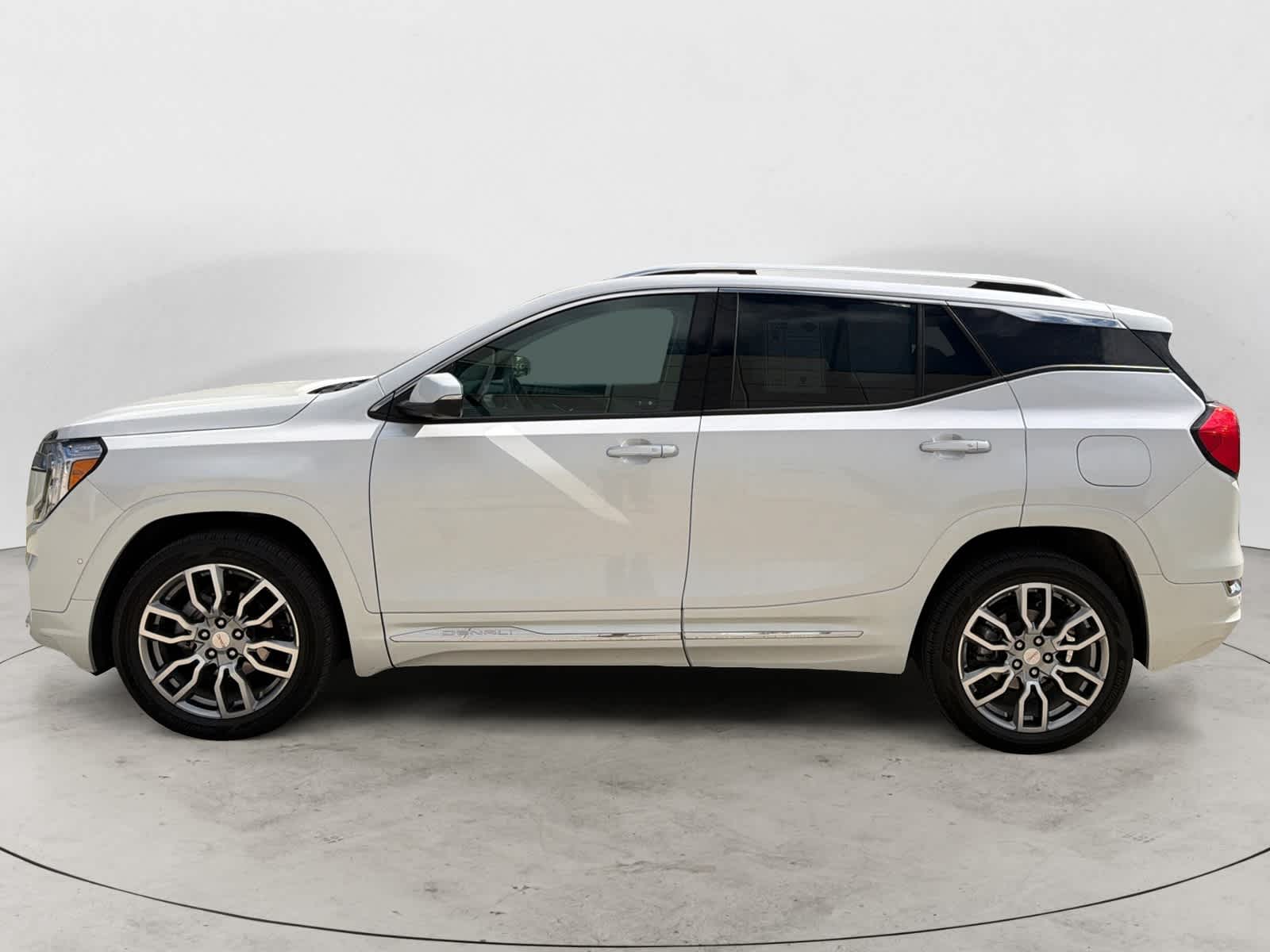 Thumbnail: 2022 GMC Terrain - 2