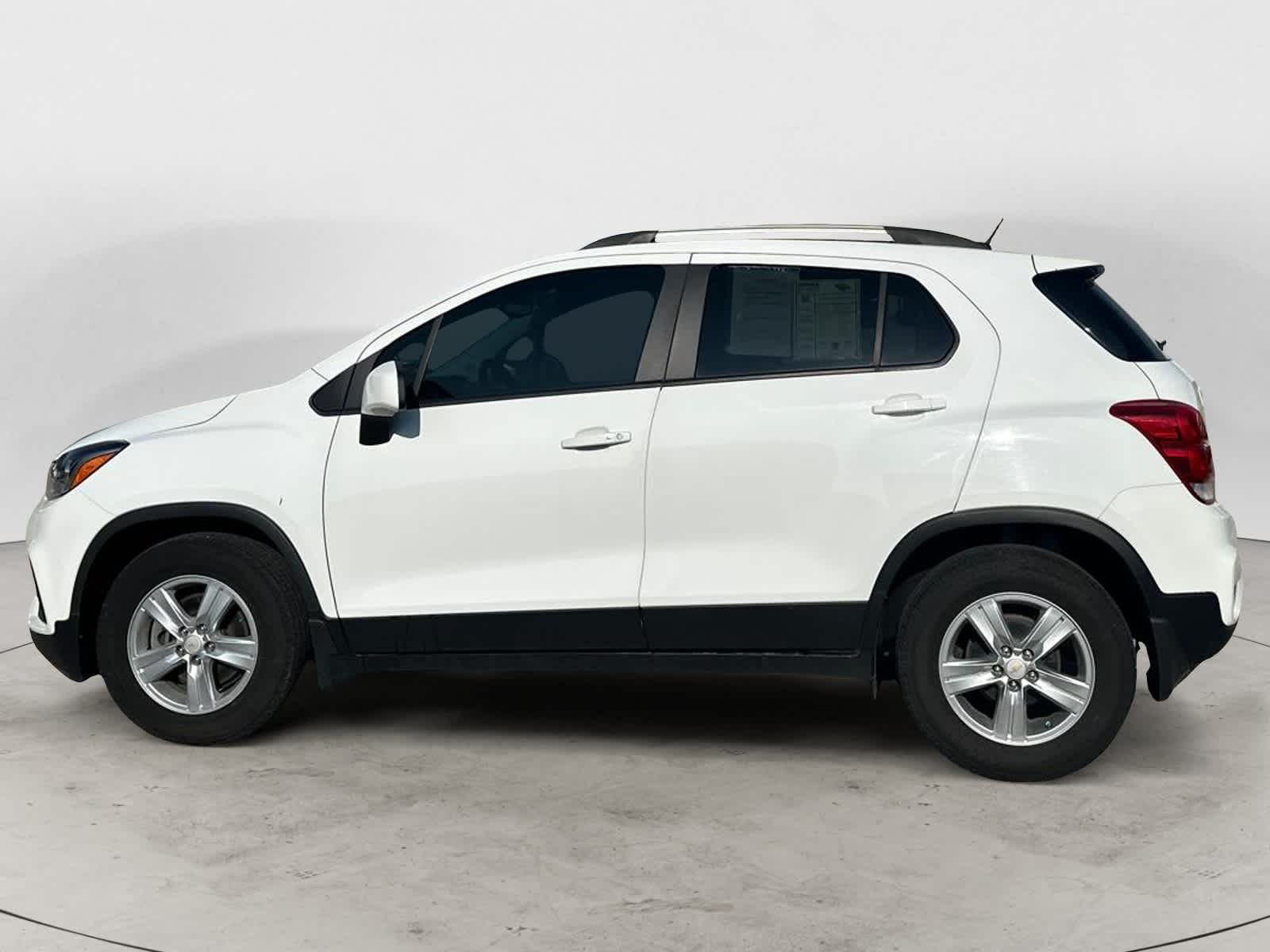 Thumbnail: 2021 Chevrolet Trax - 3