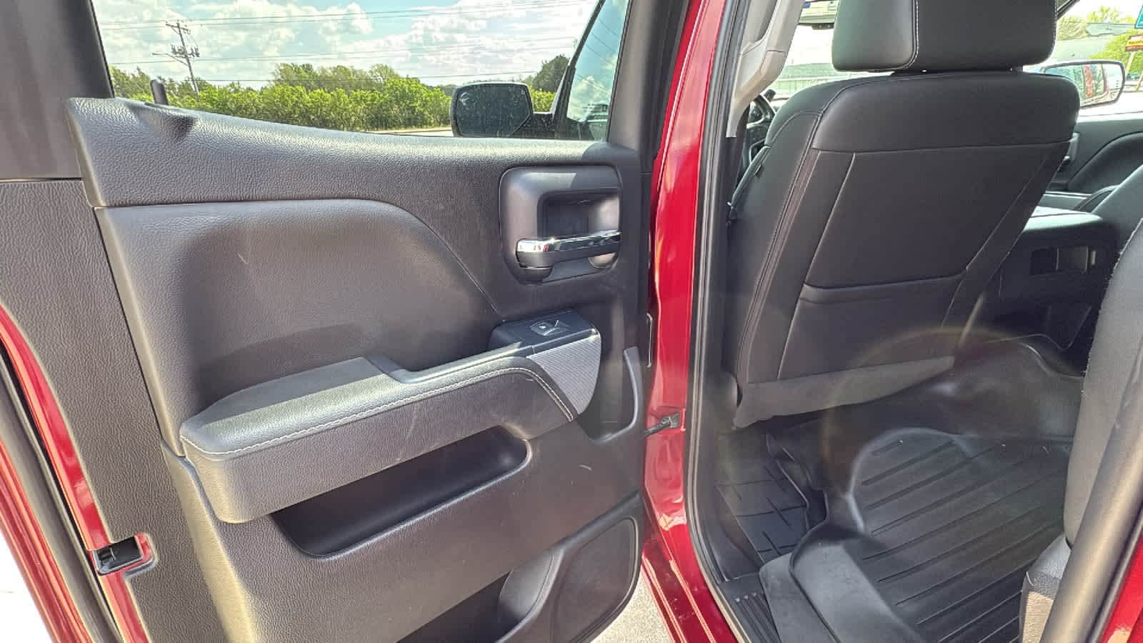Thumbnail: 2018 Chevrolet Silverado 1500 - 14