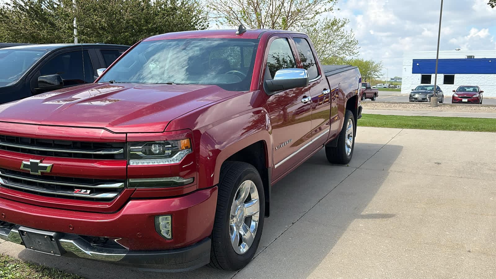 Thumbnail: 2018 Chevrolet Silverado 1500 - 1