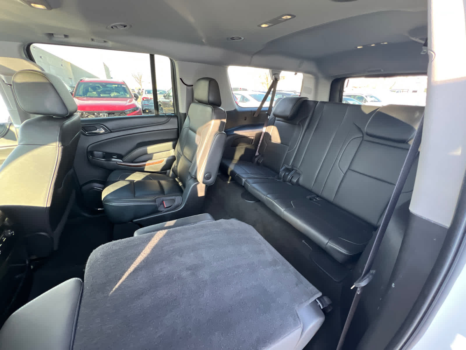 Thumbnail: 2016 Chevrolet Suburban - 16