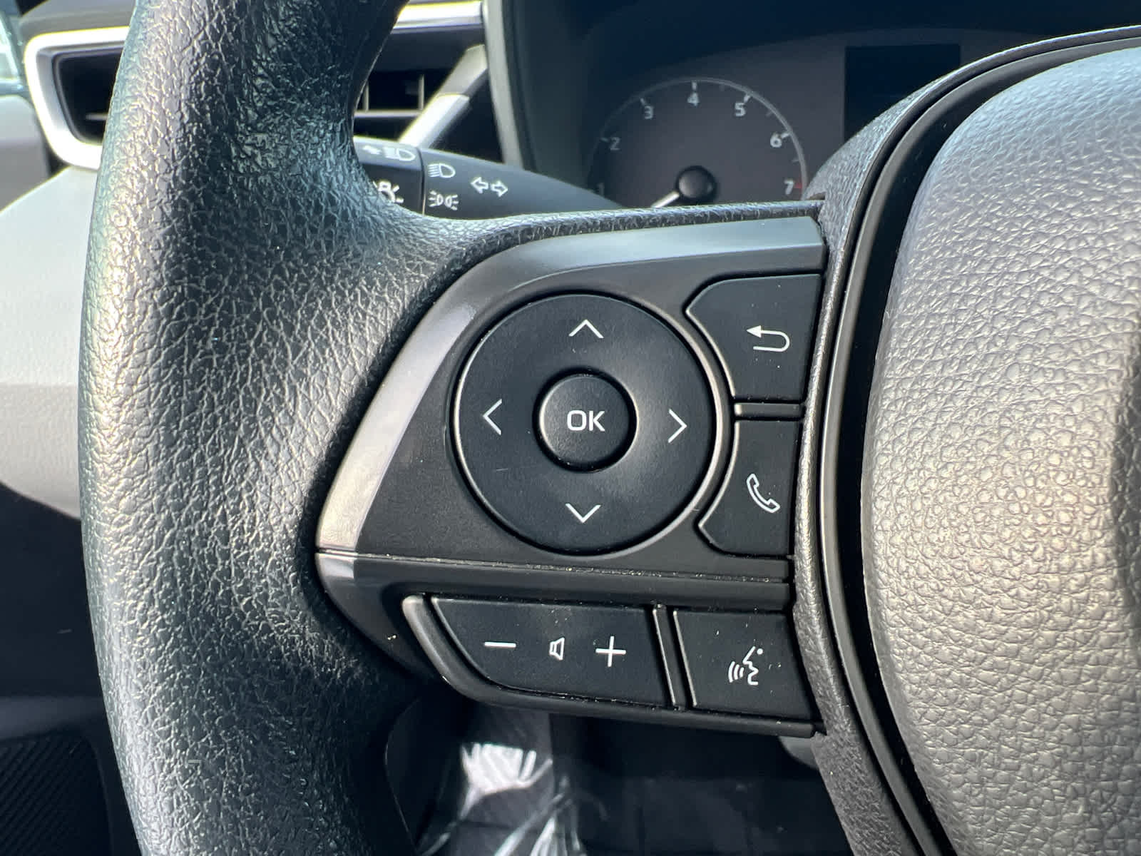 Thumbnail: 2023 Toyota Corolla - 19