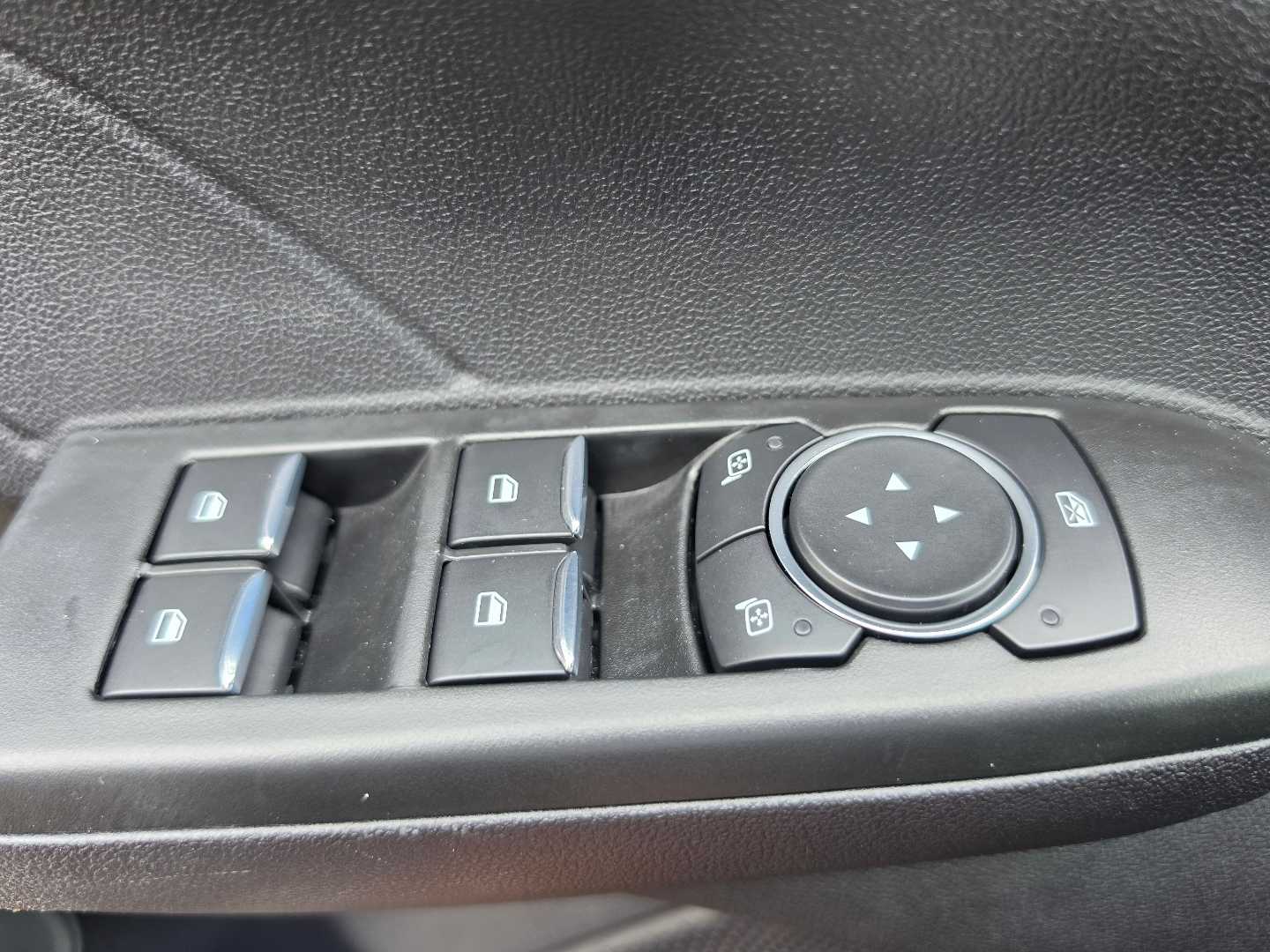 2022 Ford Escape SEL - Photo 15