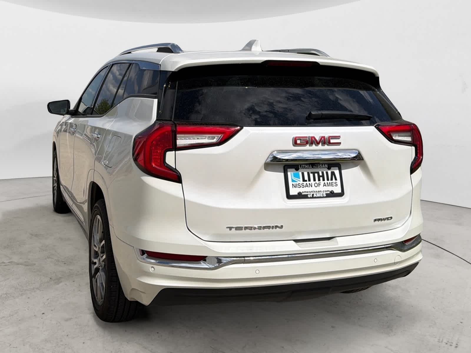 Thumbnail: 2022 GMC Terrain - 3