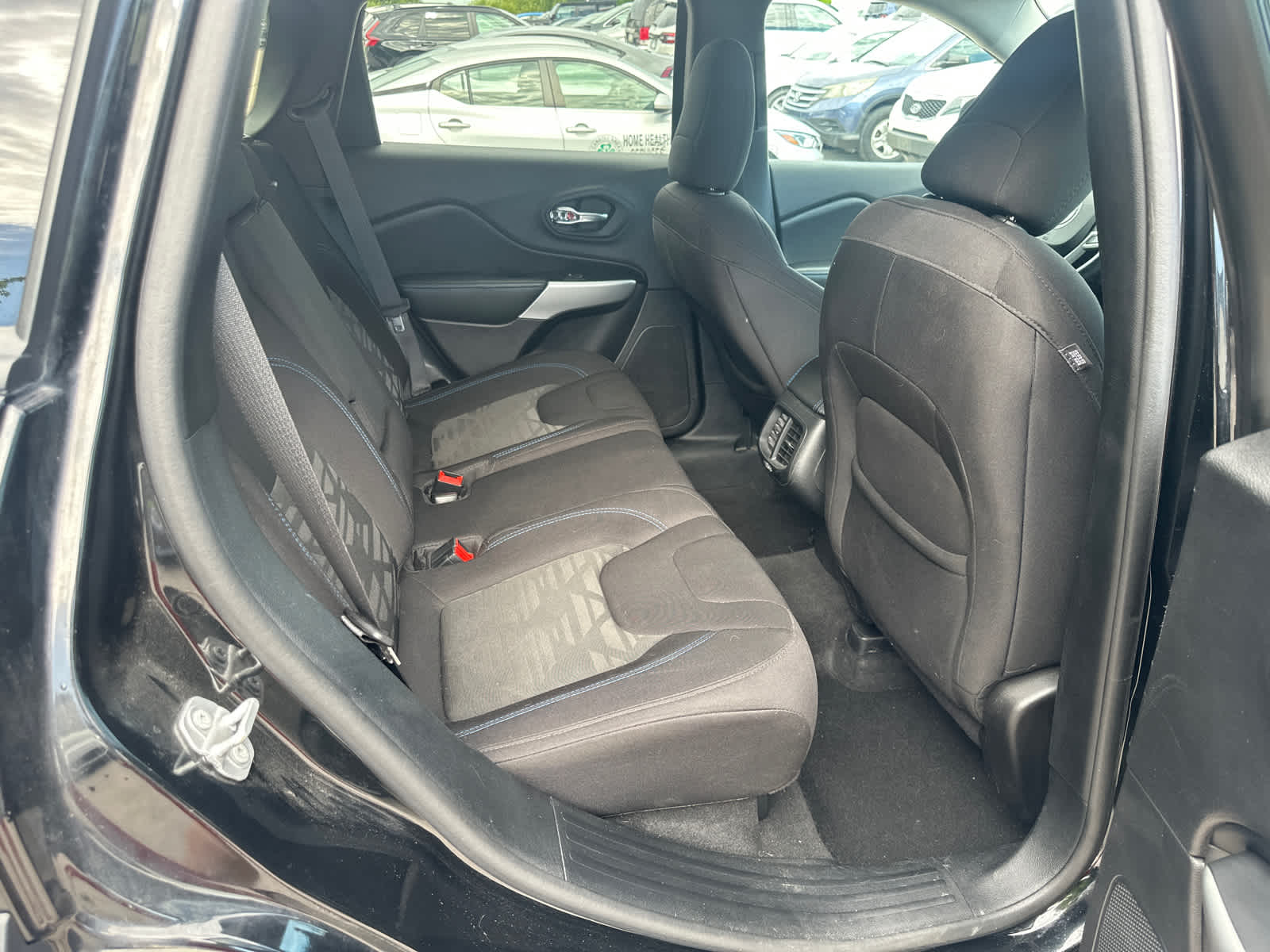 Thumbnail: 2020 Jeep Cherokee - 8