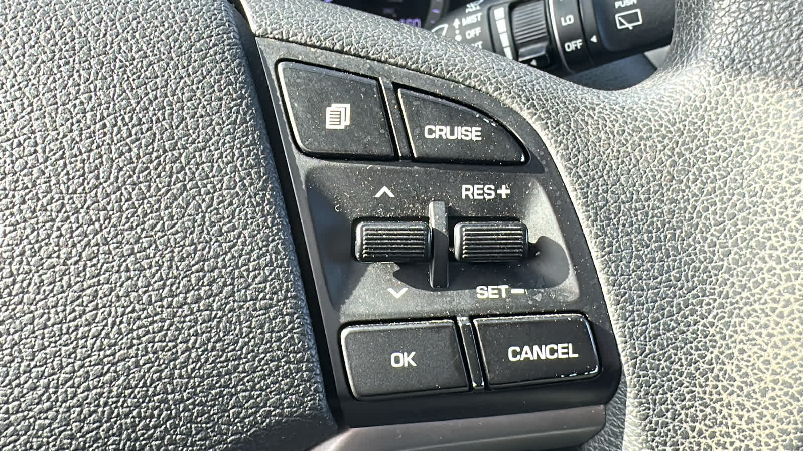 Thumbnail: 2018 Hyundai Tucson - 18