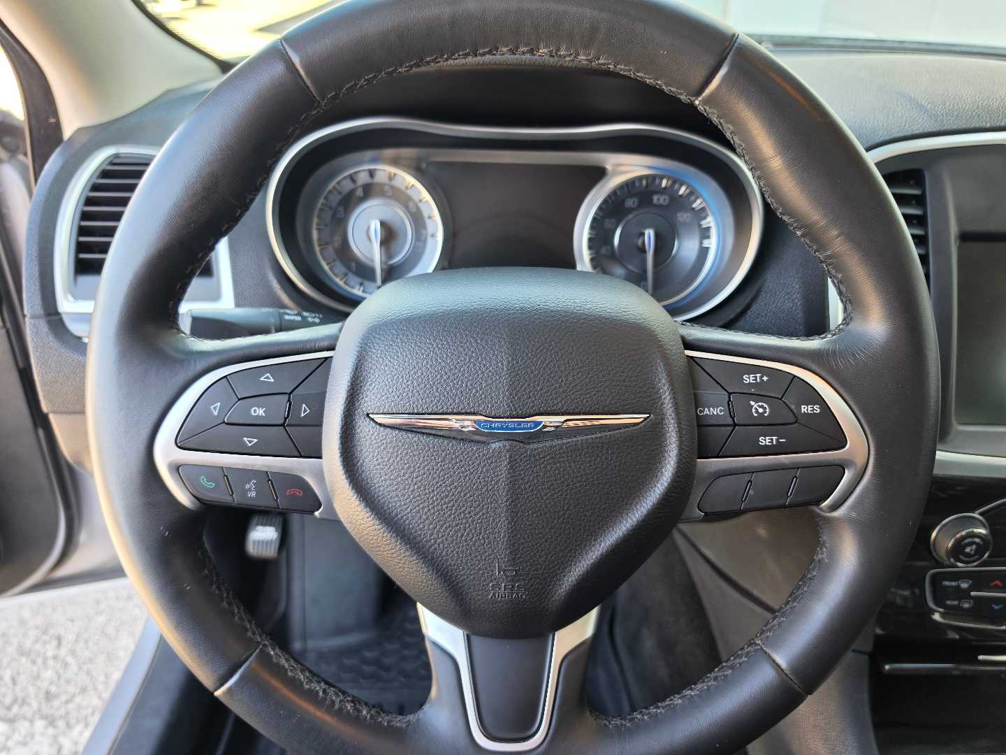 Thumbnail: 2015 Chrysler 300 - 21