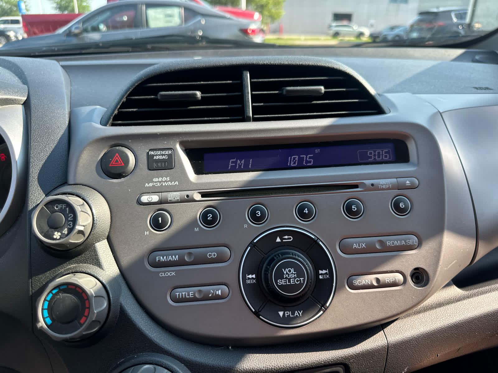 Thumbnail: 2011 Honda Fit - 17