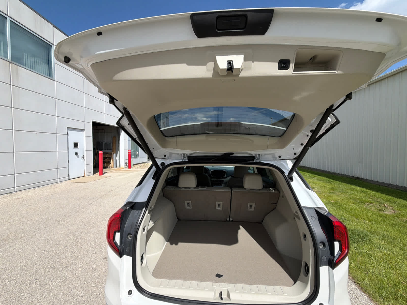 Thumbnail: 2022 GMC Terrain - 11