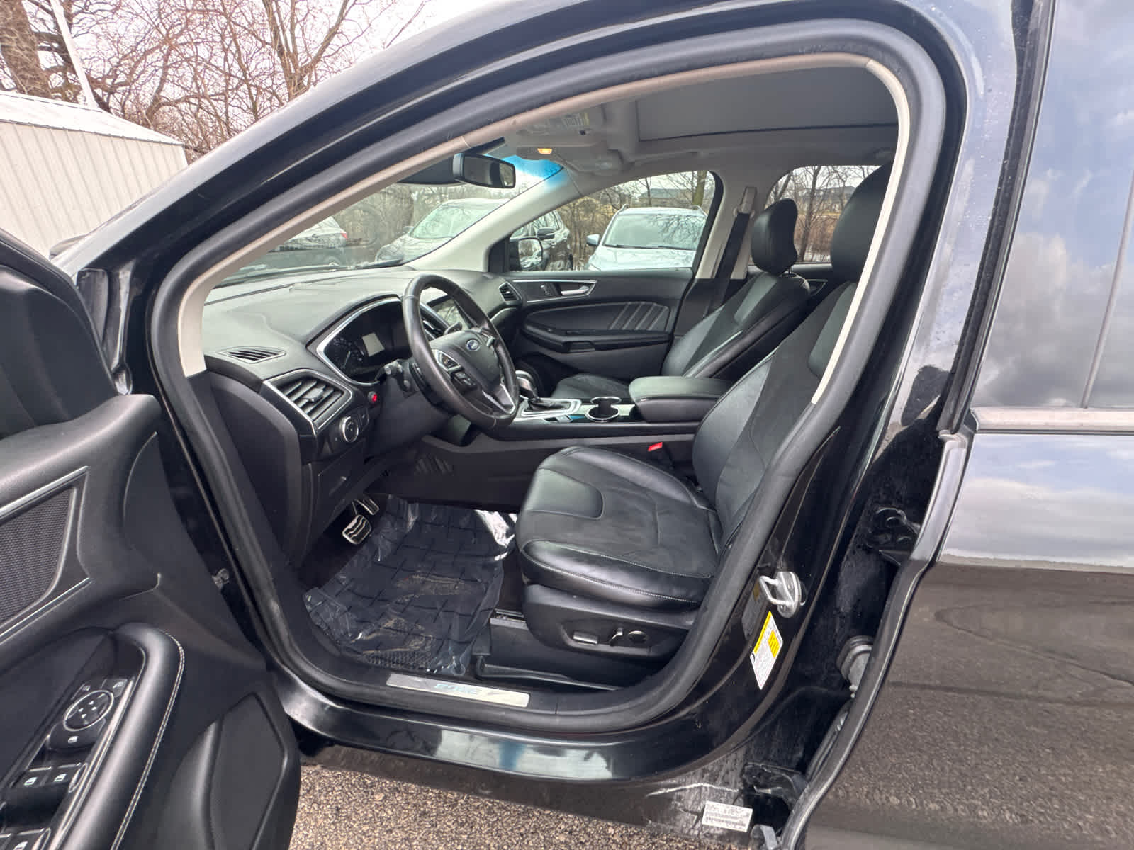 Thumbnail: 2015 Ford Edge - 15