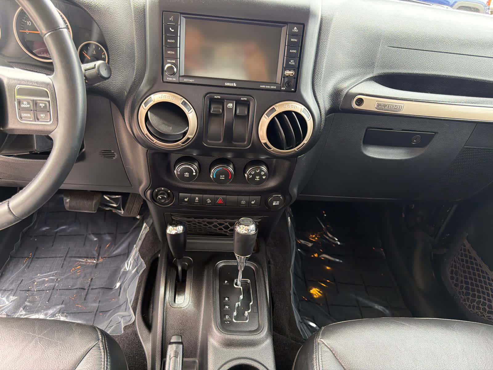 Thumbnail: 2016 Jeep Wrangler - 21