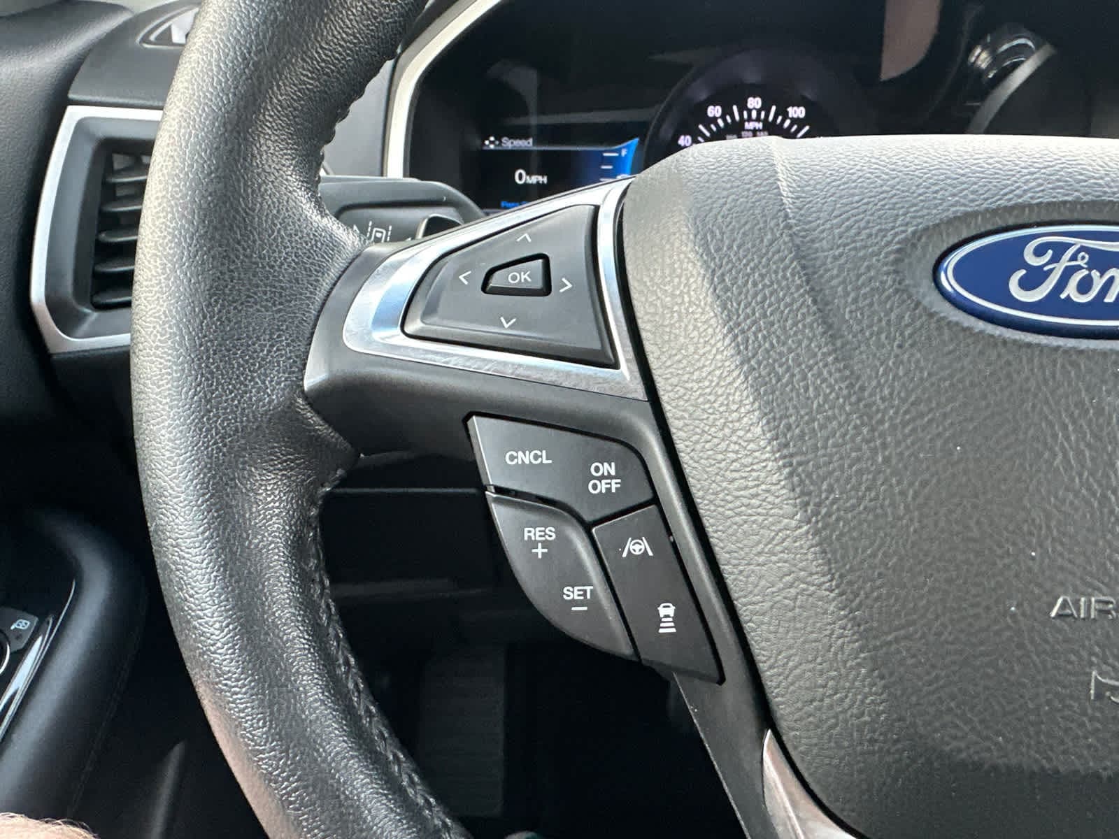 Thumbnail: 2019 Ford Edge - 22