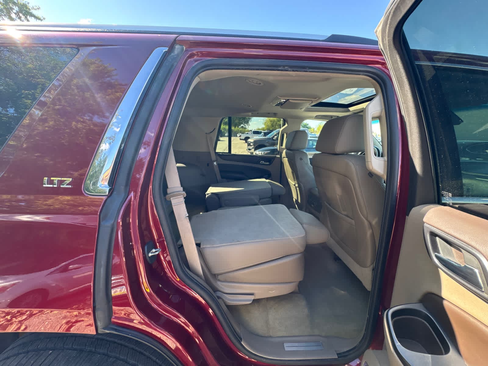 Thumbnail: 2016 Chevrolet Tahoe - 10