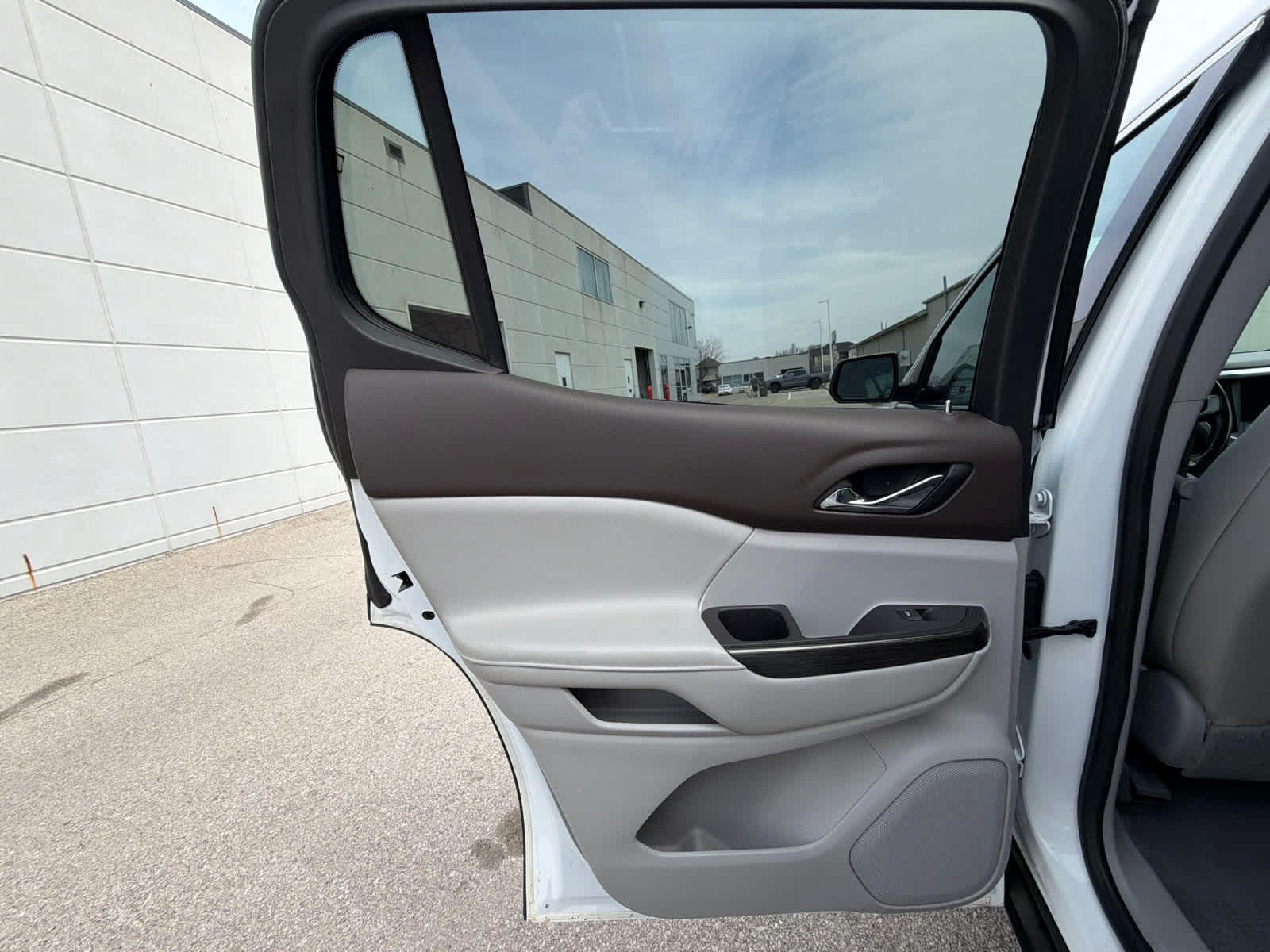 Thumbnail: 2020 GMC Acadia - 16