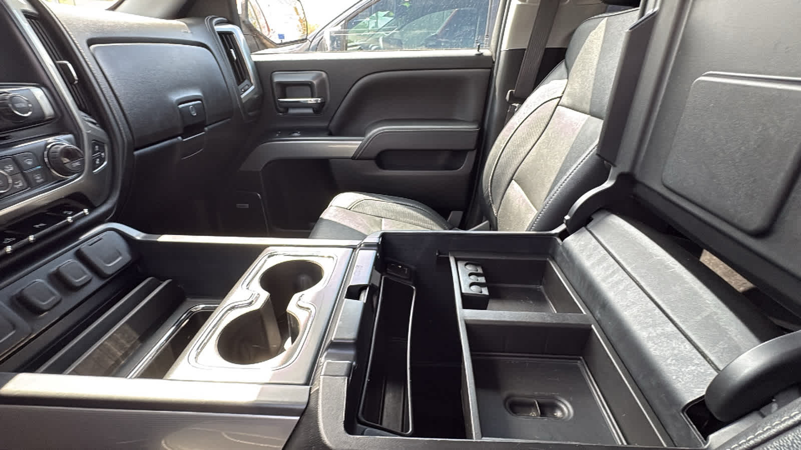 Thumbnail: 2018 Chevrolet Silverado 1500 - 21