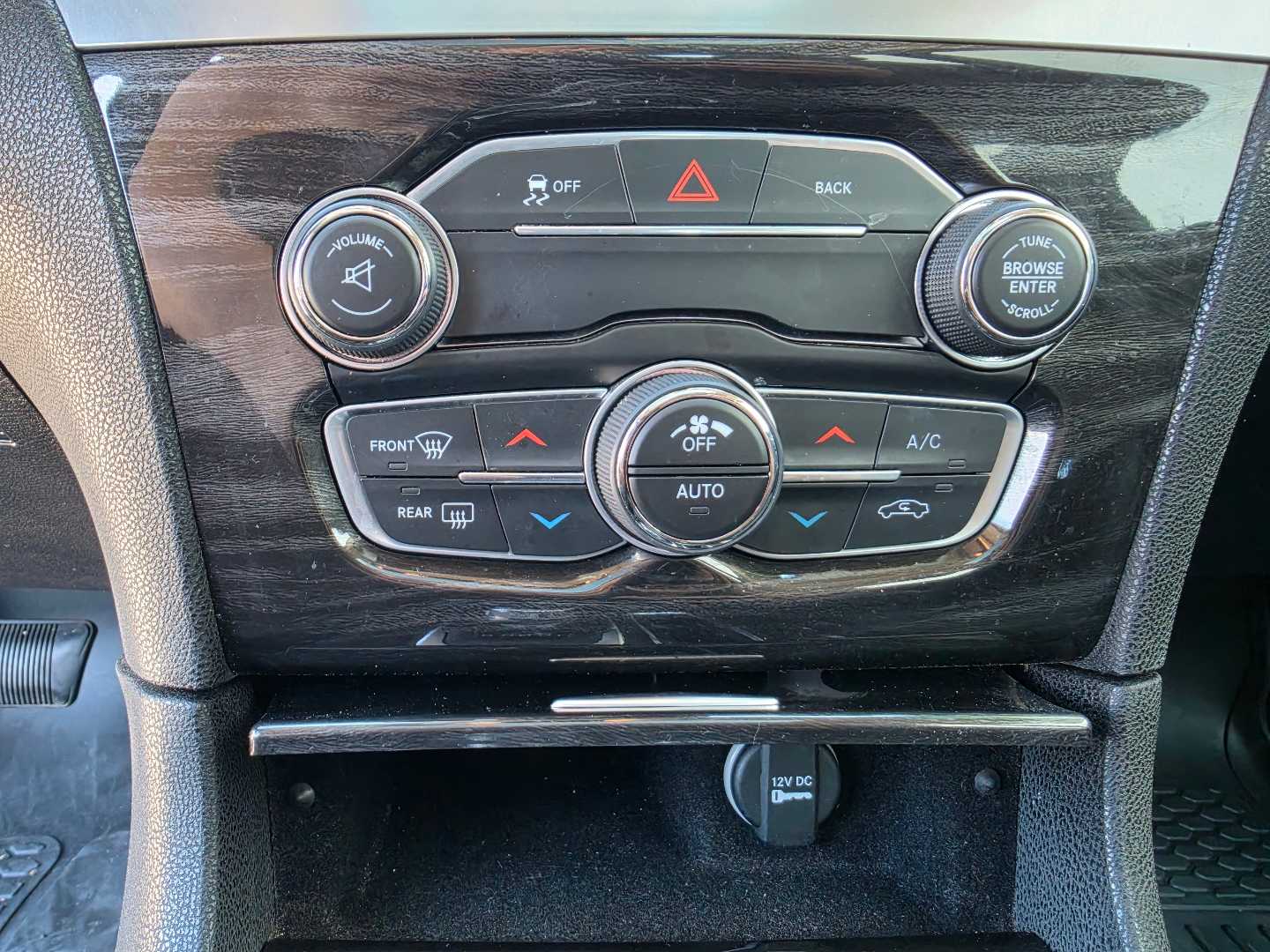 Thumbnail: 2015 Chrysler 300 - 20