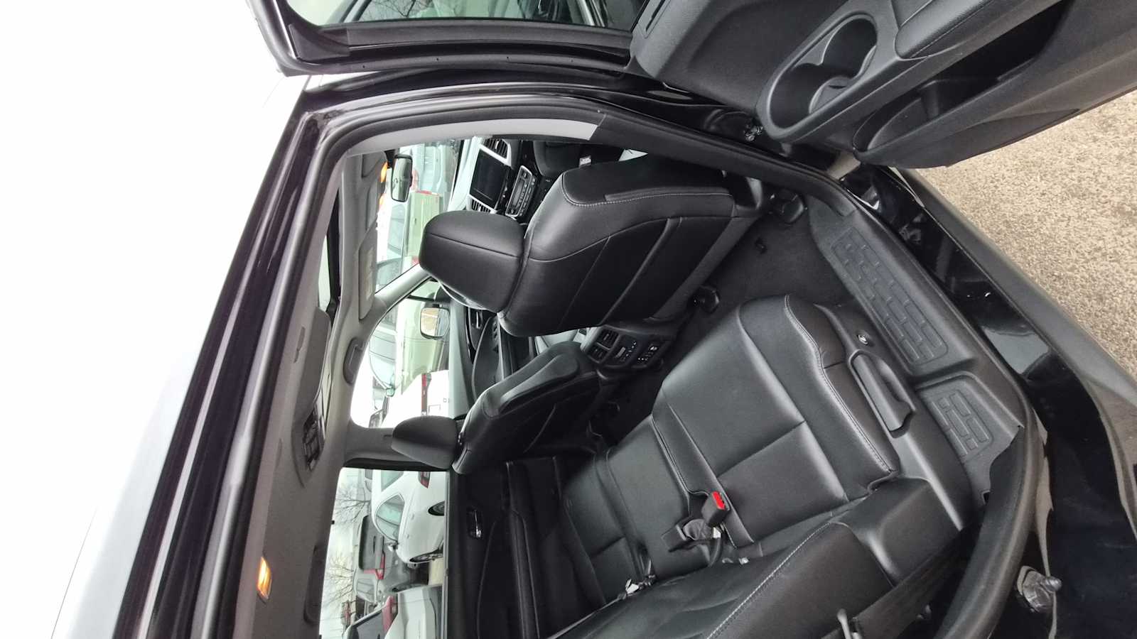 Thumbnail: 2017 Honda Pilot - 11