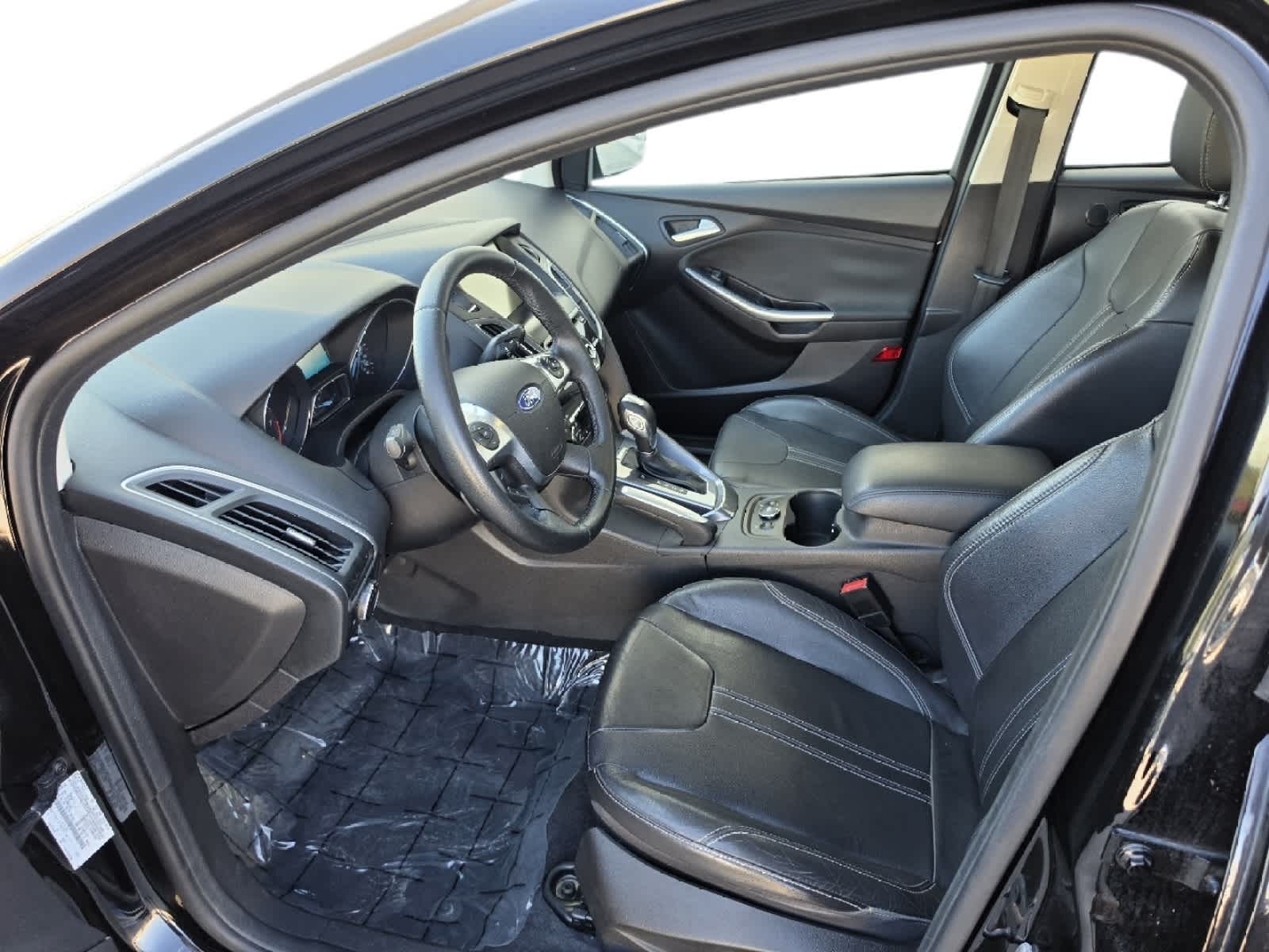 Thumbnail: 2012 Ford Focus - 6