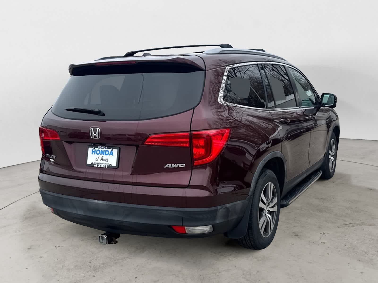 Thumbnail: 2016 Honda Pilot - 4
