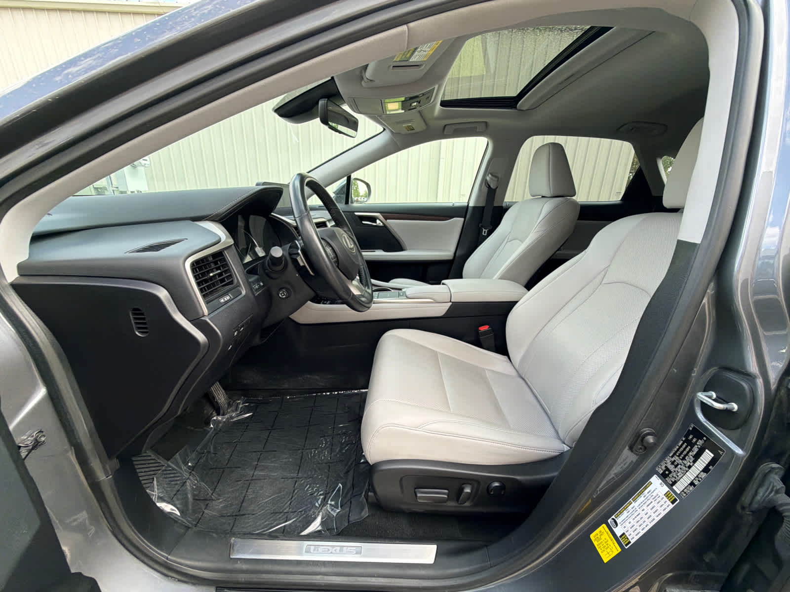 Thumbnail: 2020 Lexus RX - 17