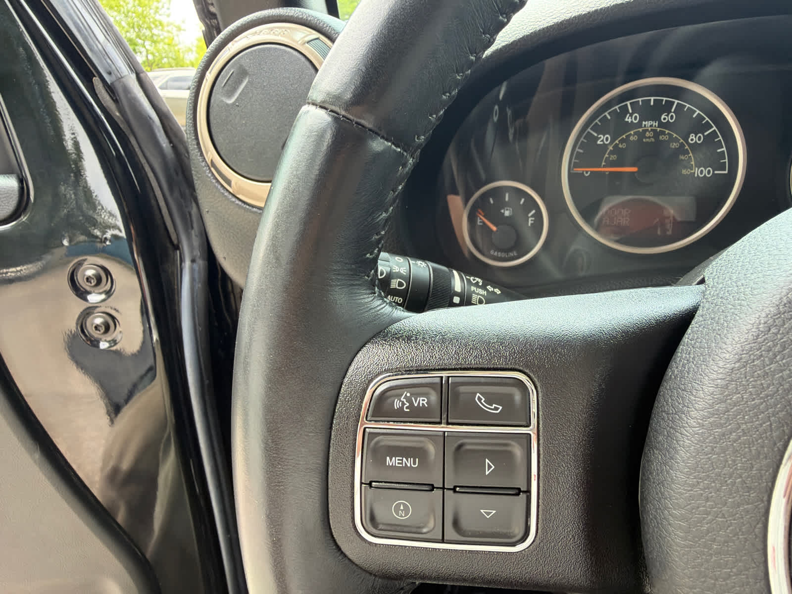 Thumbnail: 2016 Jeep Wrangler - 16
