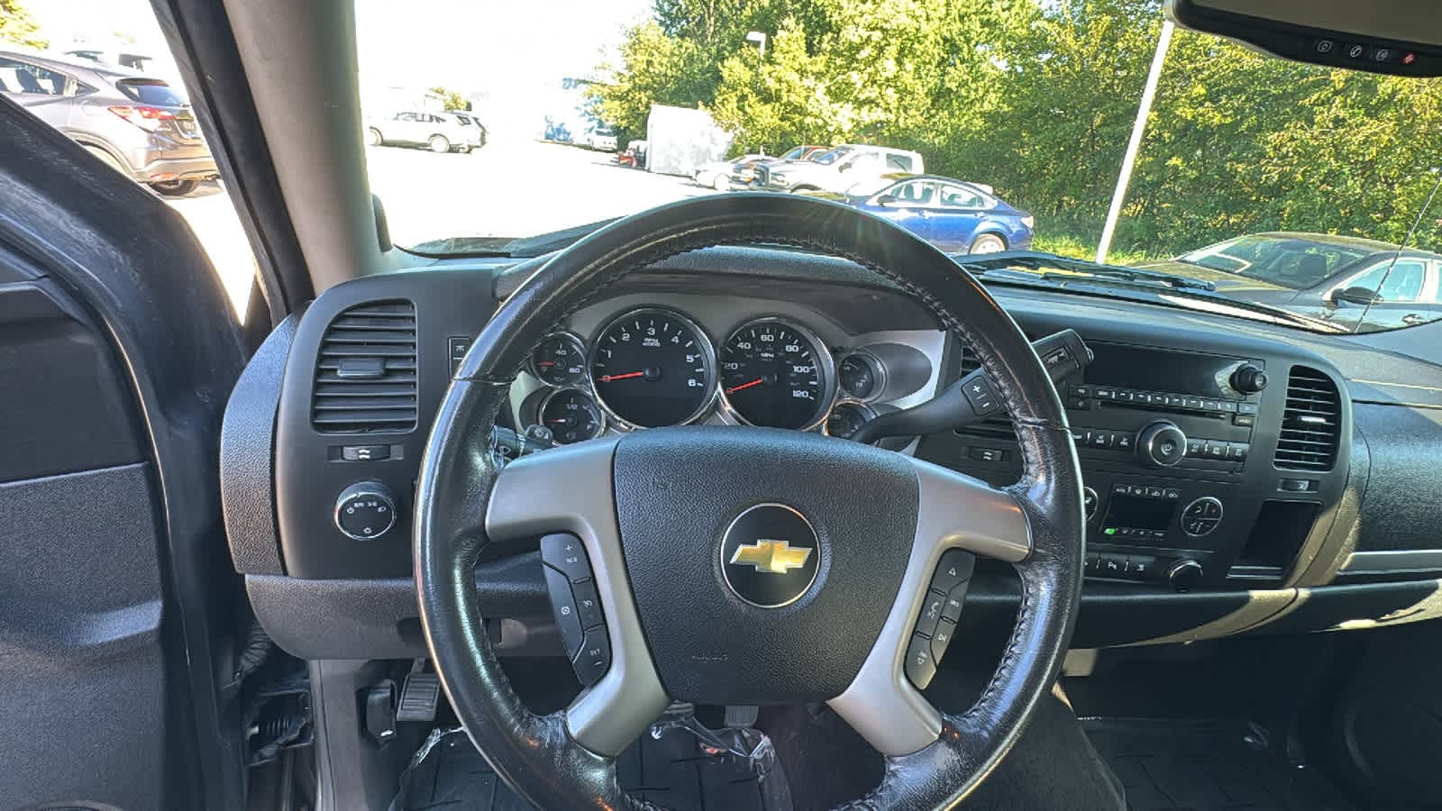 Thumbnail: 2011 Chevrolet Silverado 1500 - 18