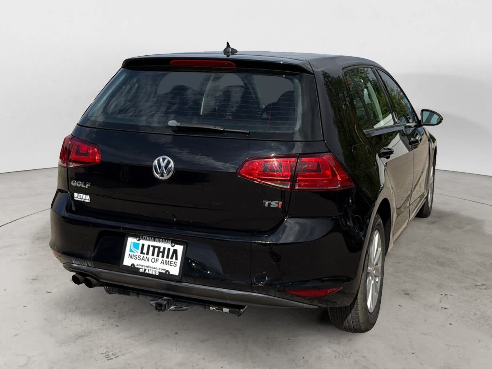 Thumbnail: 2016 Volkswagen Golf - 4