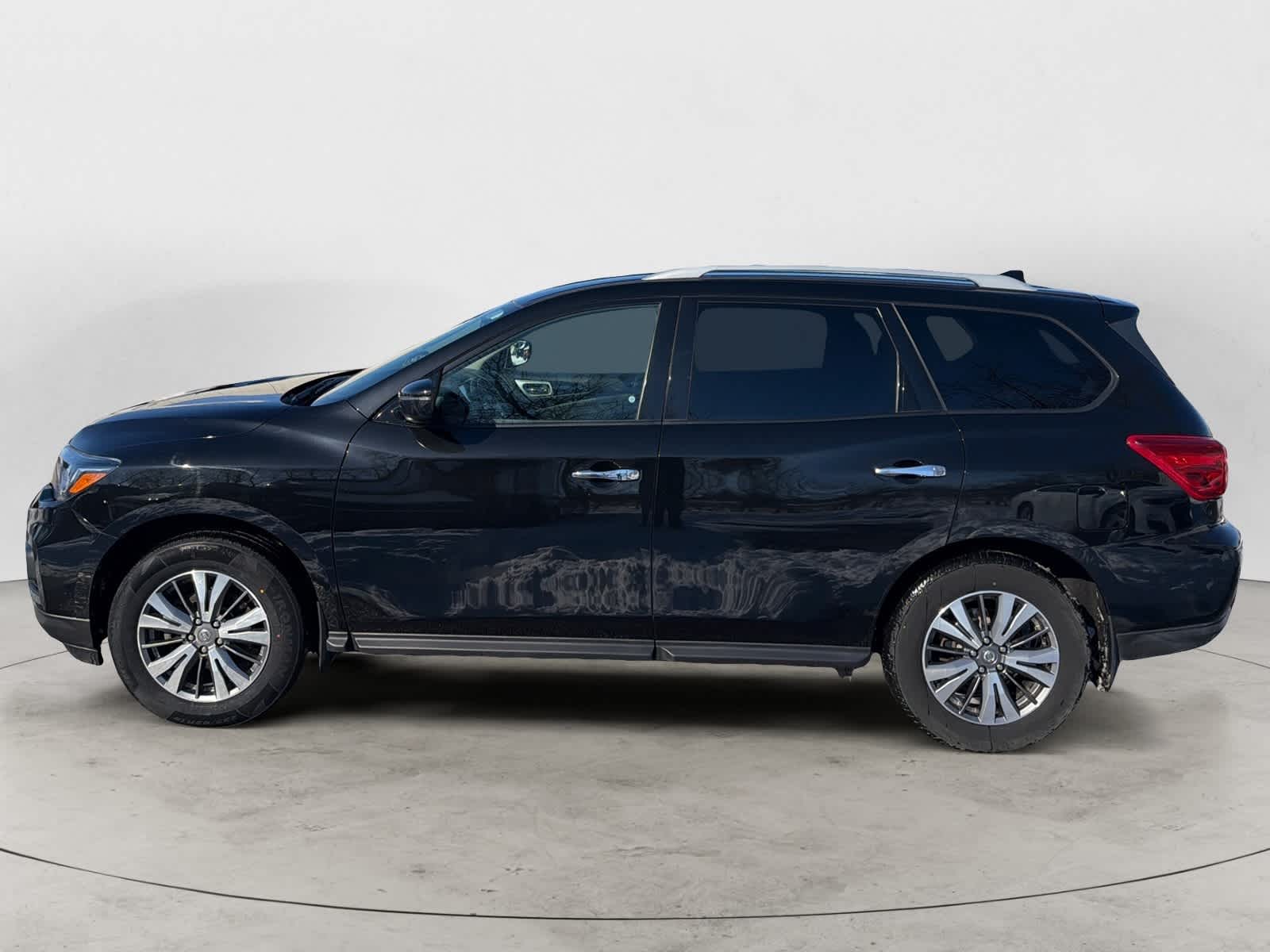 Thumbnail: 2020 Nissan Pathfinder - 2