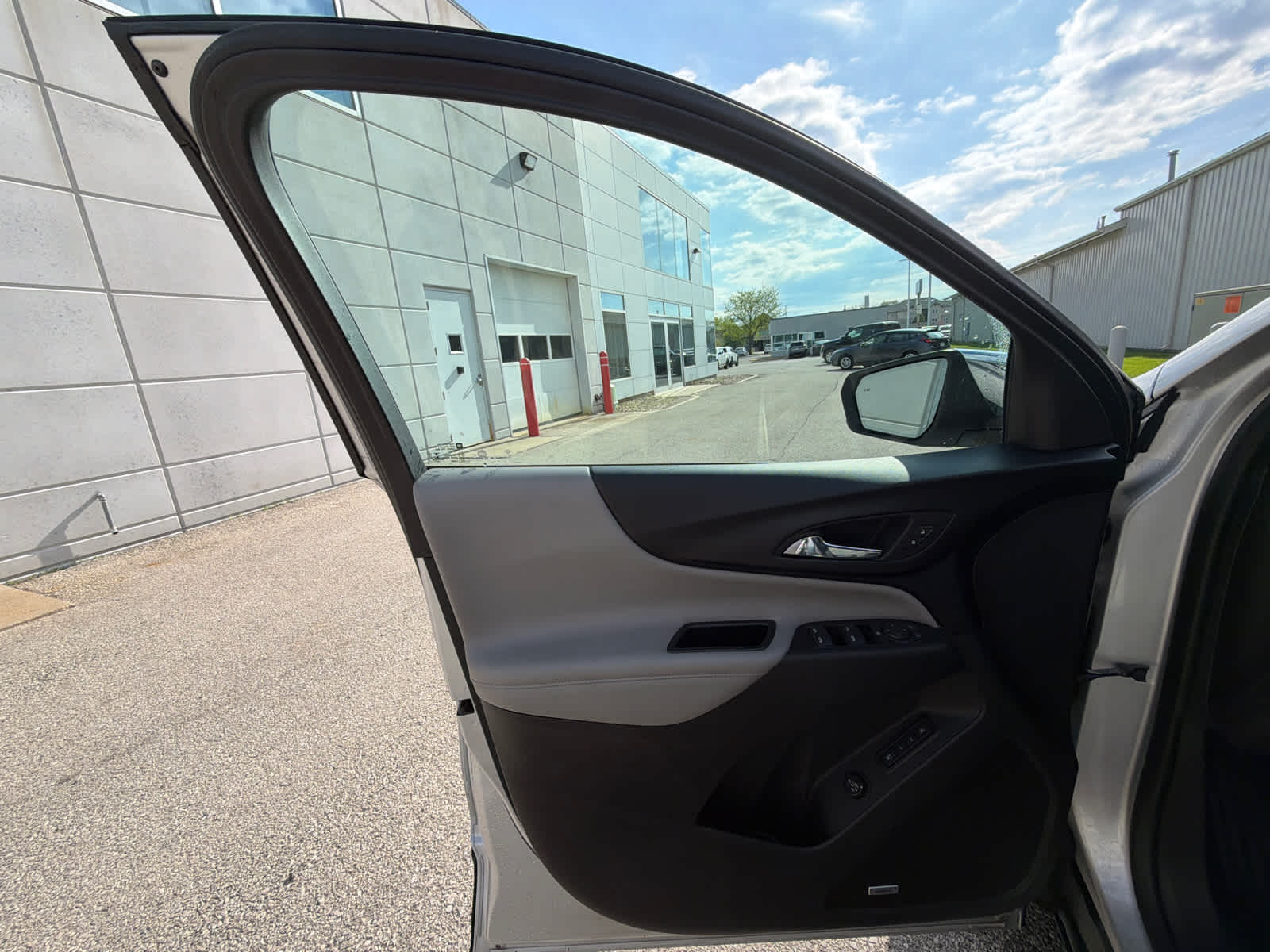 Thumbnail: 2020 Chevrolet Equinox - 16