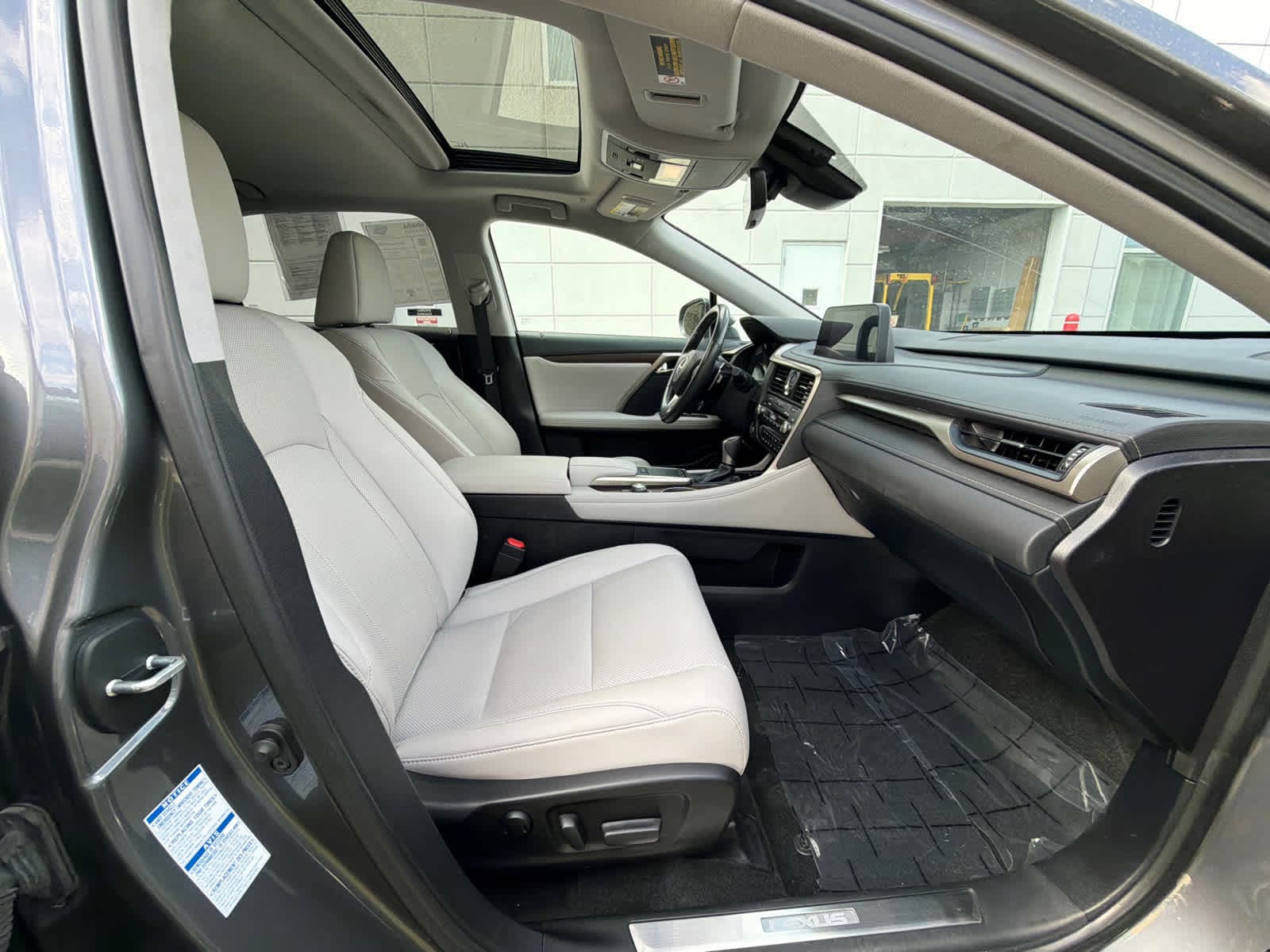 Thumbnail: 2020 Lexus RX - 8
