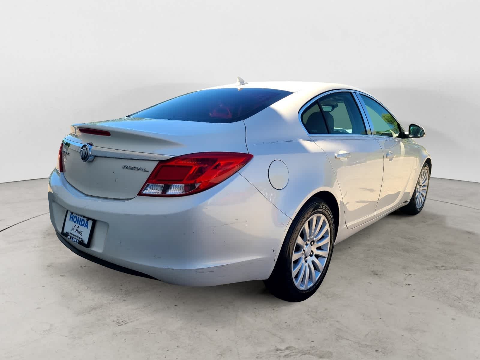 Thumbnail: 2012 Buick Regal - 4