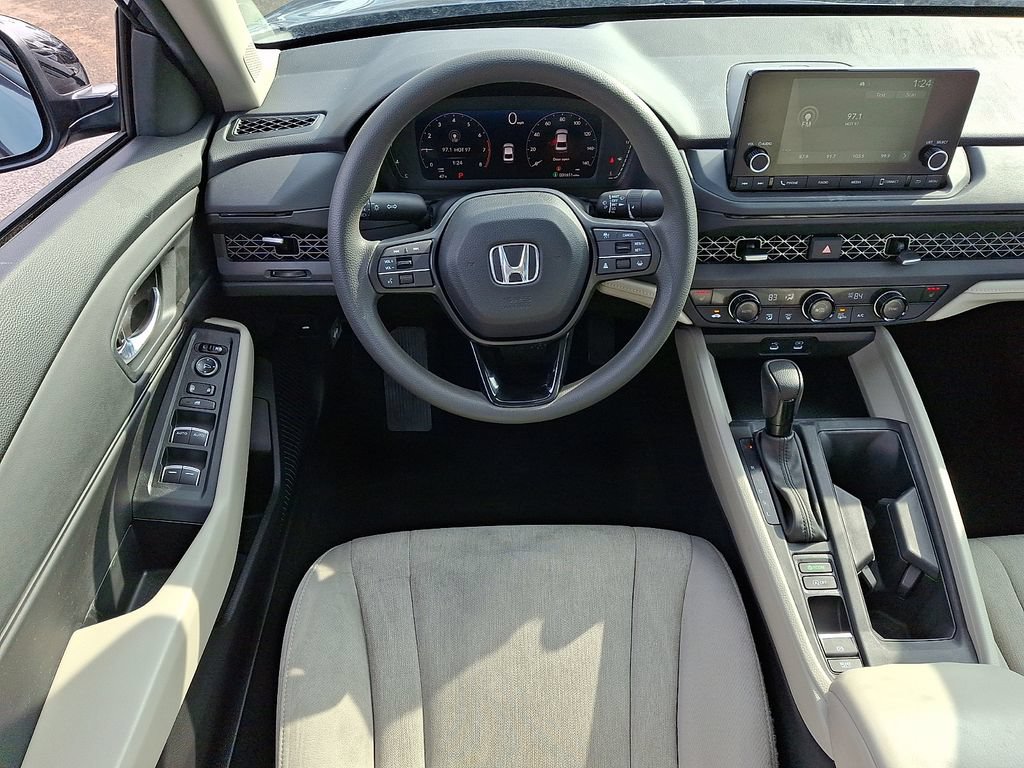 2025 Honda Accord SE - Photo 11