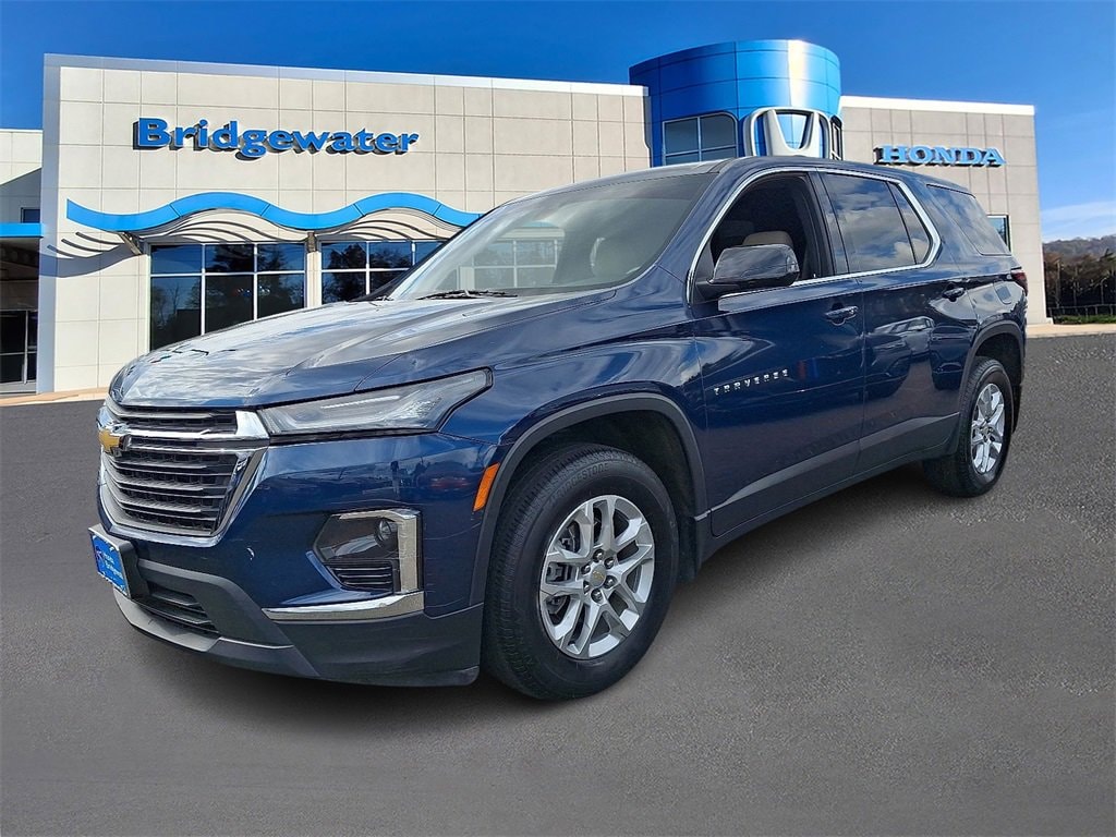 Used 2022 Chevrolet Traverse LS SUV